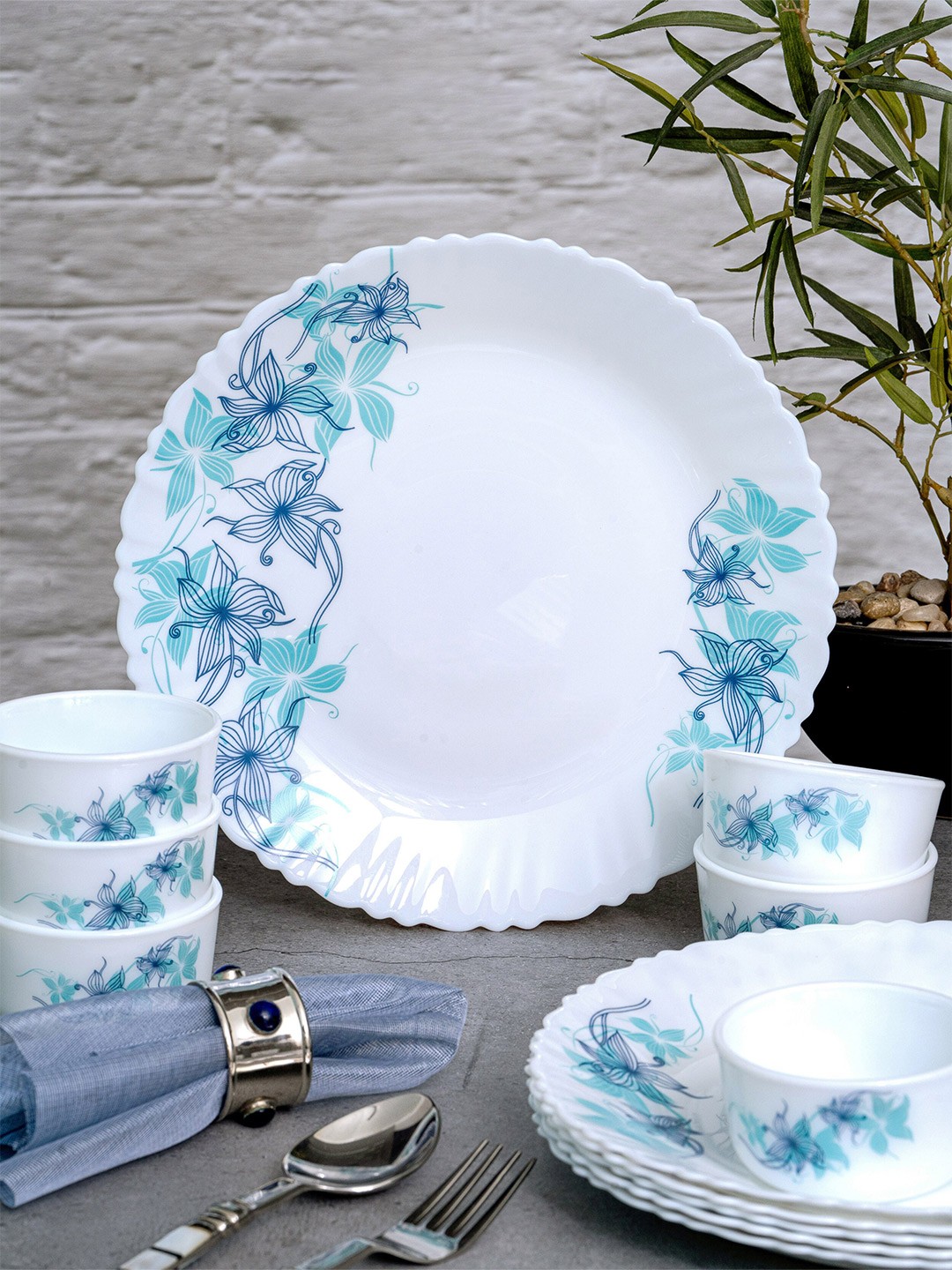 

Cello White 6 Pieces Dinner Plates & 12 Pieces Katori
