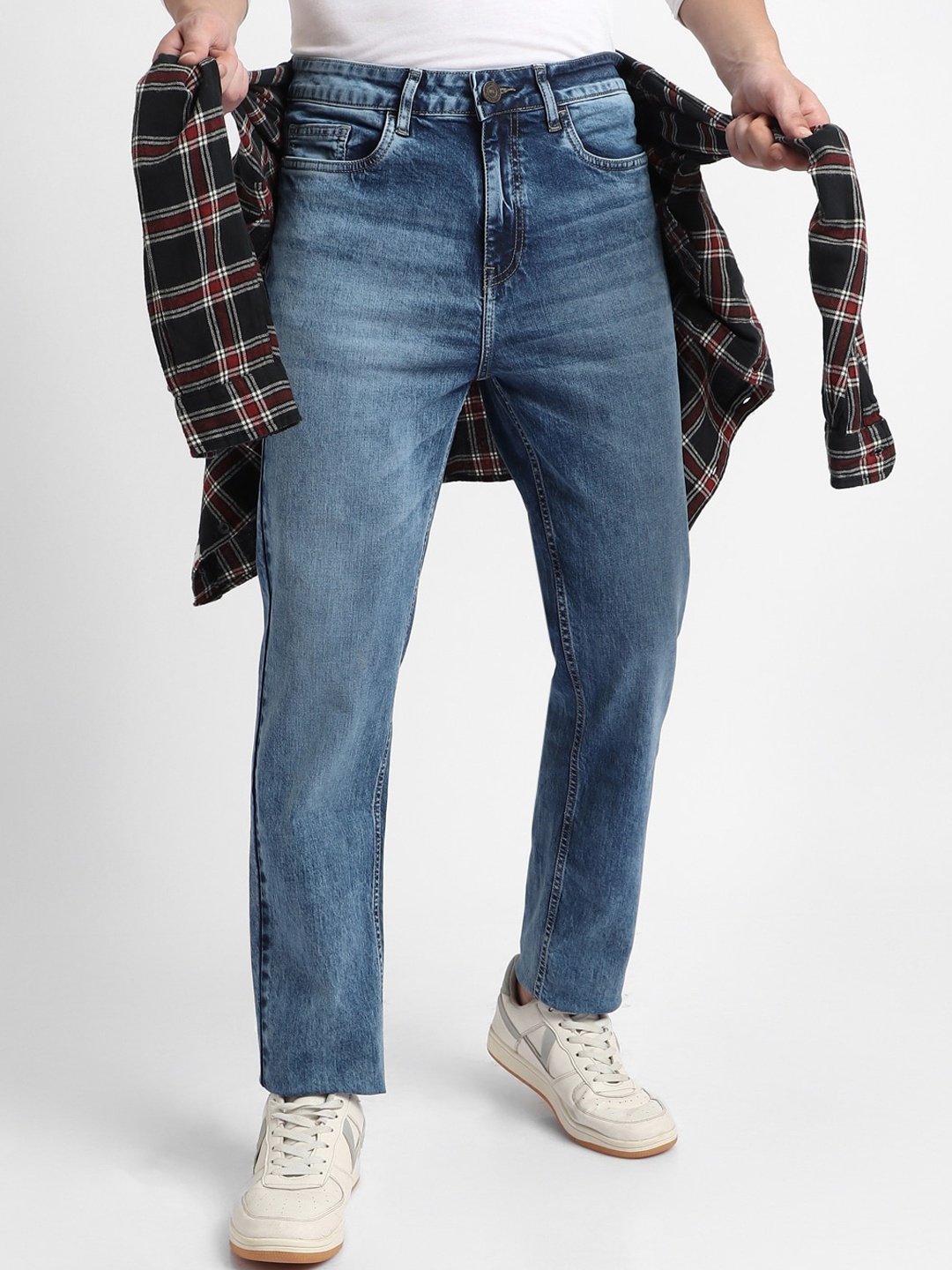 

Dennis Lingo Men Straight Fit Clean Look Light Fade Stretchable Jeans, Blue