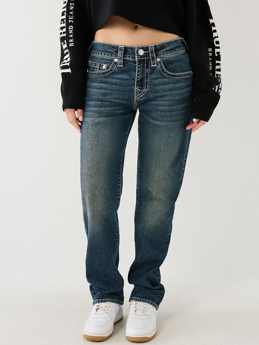 

True Religion Women SN Ricki Relax Straight Fit Clean Look Heavy Fade Stretchable Jeans, Blue