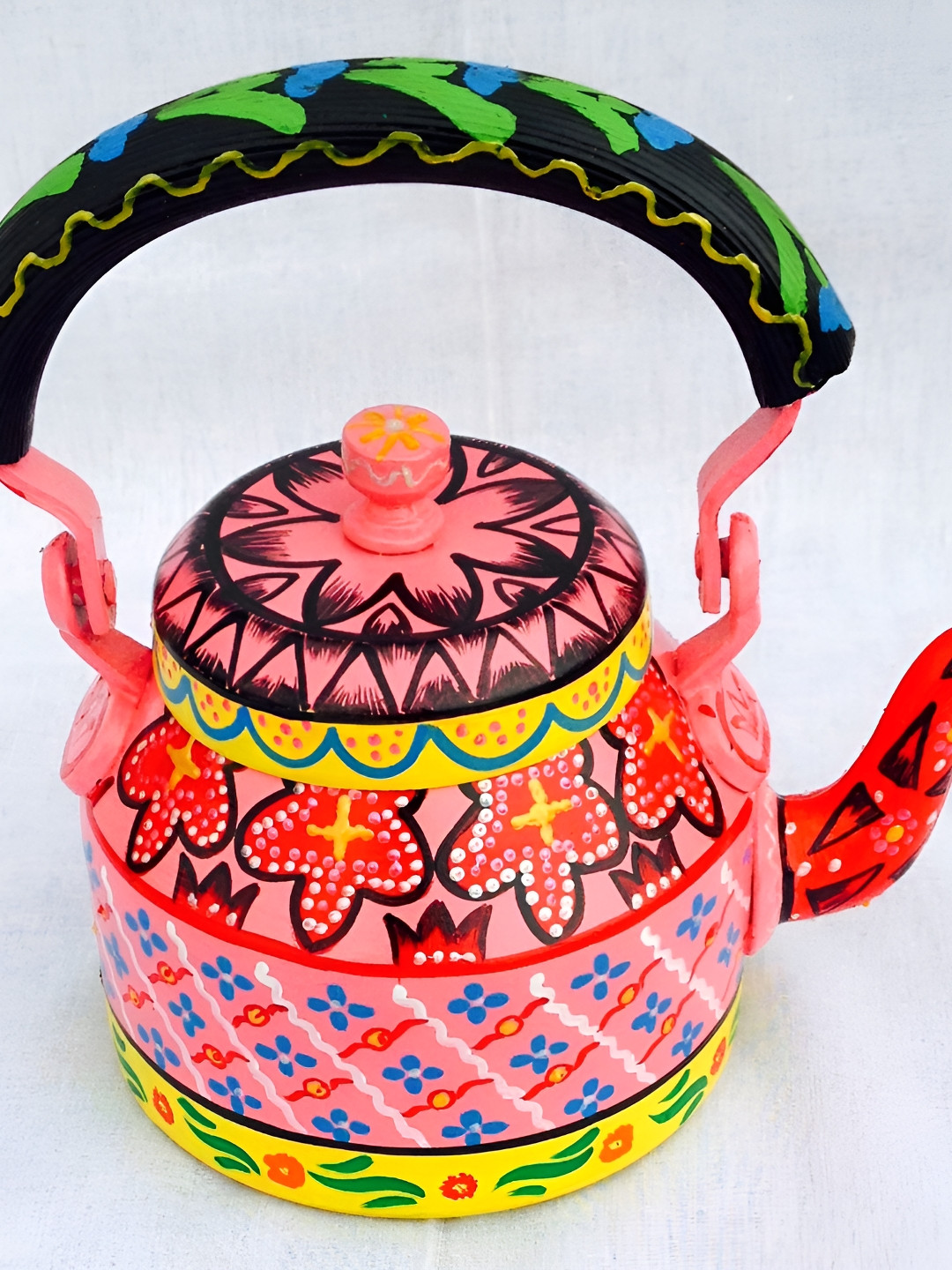 

iHandikart Pink & Black Printed Stainless Steel Glossy Kettle 1L