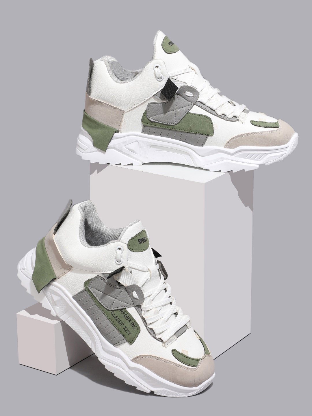 

RapidBox Men Colourblocked Basics Sneakers, White
