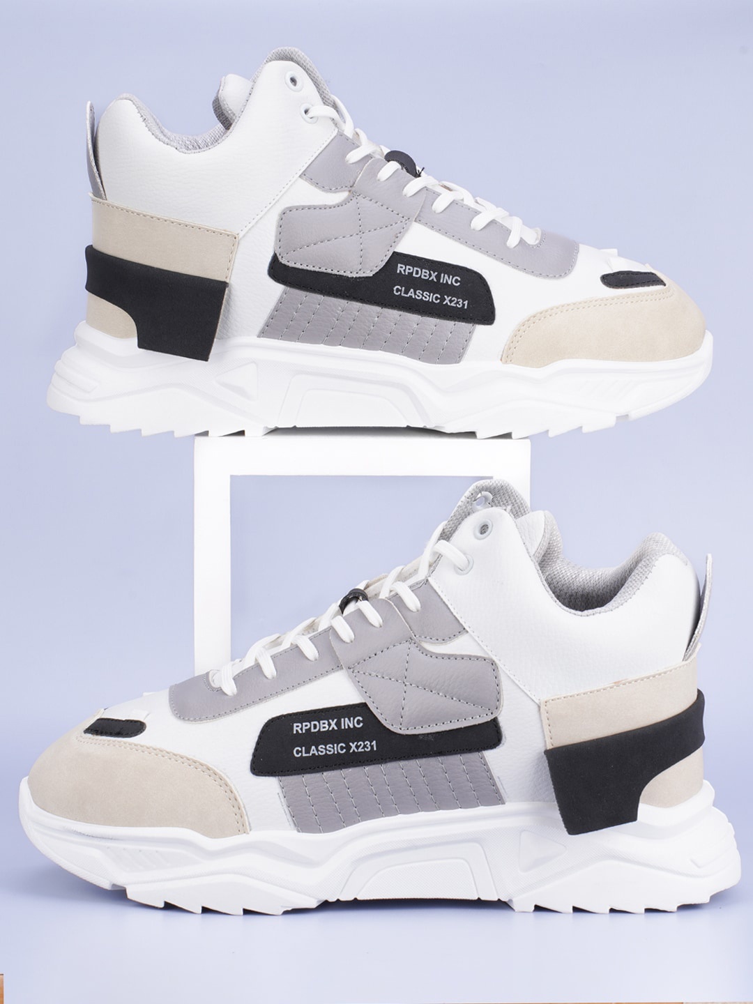 

RapidBox Men Colourblocked Sneakers, White