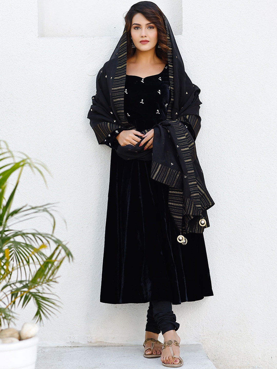 

Lirose Ethnic Motifs Yoke Design Thread Work Velvet Anarkali Kurta & Churidar With Dupatta, Black