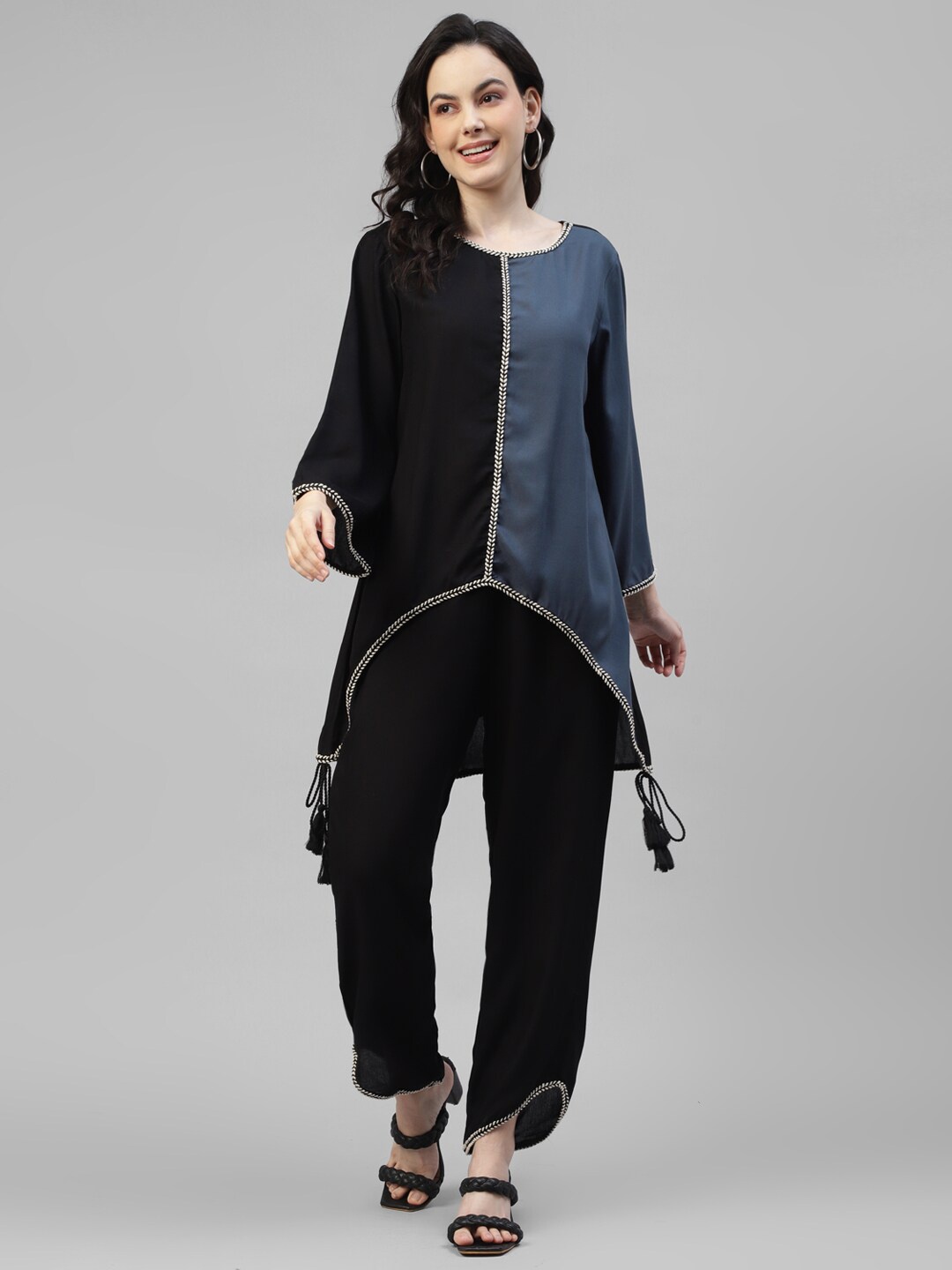 

DEEBACO Colorblocked Round Neck Tunic With Trousers, Grey