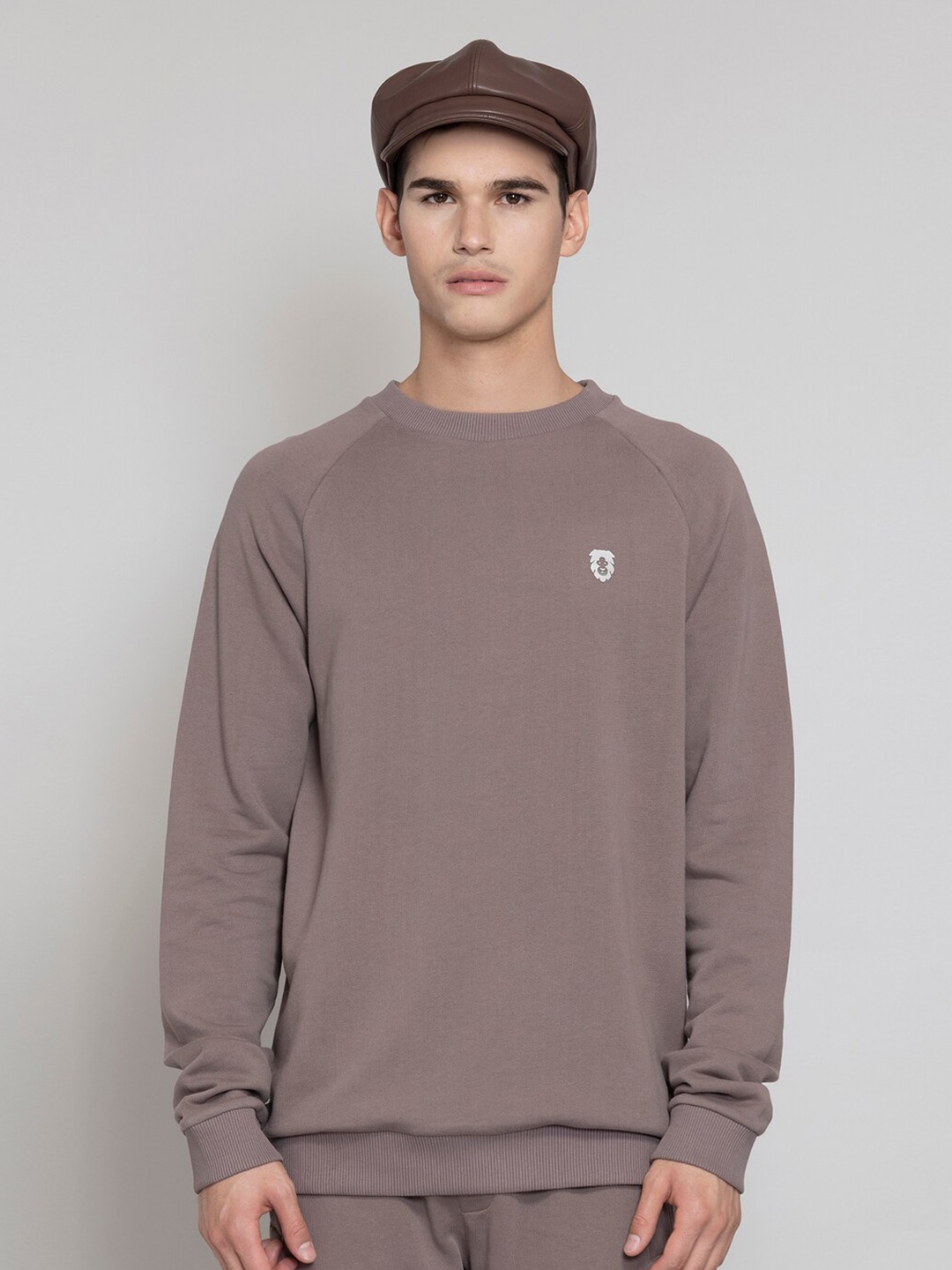 

Muvazo Sandstone Raglan Sleeves Pullover Sweatshirt, Brown
