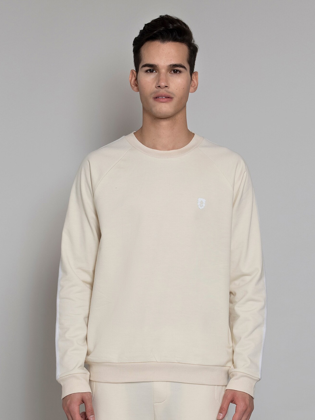 

Muvazo Seashell Buttermilk Raglan Sleeves Pullover Sweatshirt, Off white