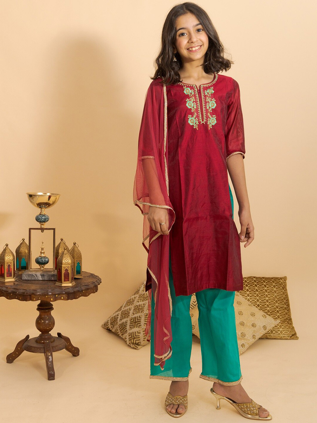 

BAESD Girls Ethnic Motifs Embroidered Straight Kurta With Trousers & Dupatta, Maroon