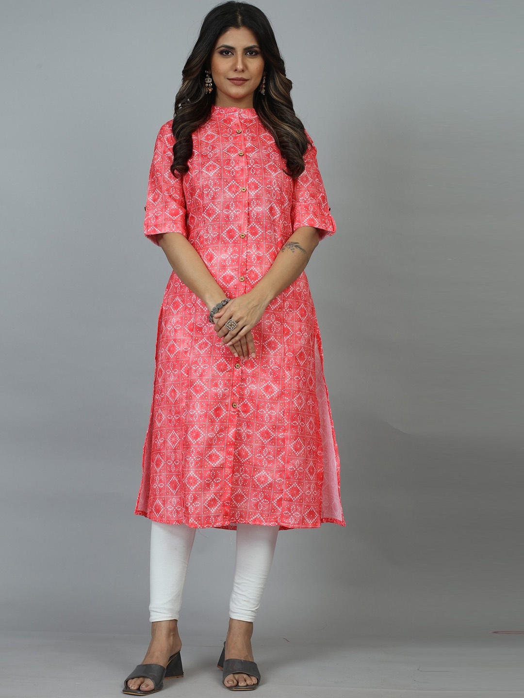 

Yara Creation Bandhani Printed Mandarin Collar Roll-Up Sleeves Cotton A-line Kurta, Red