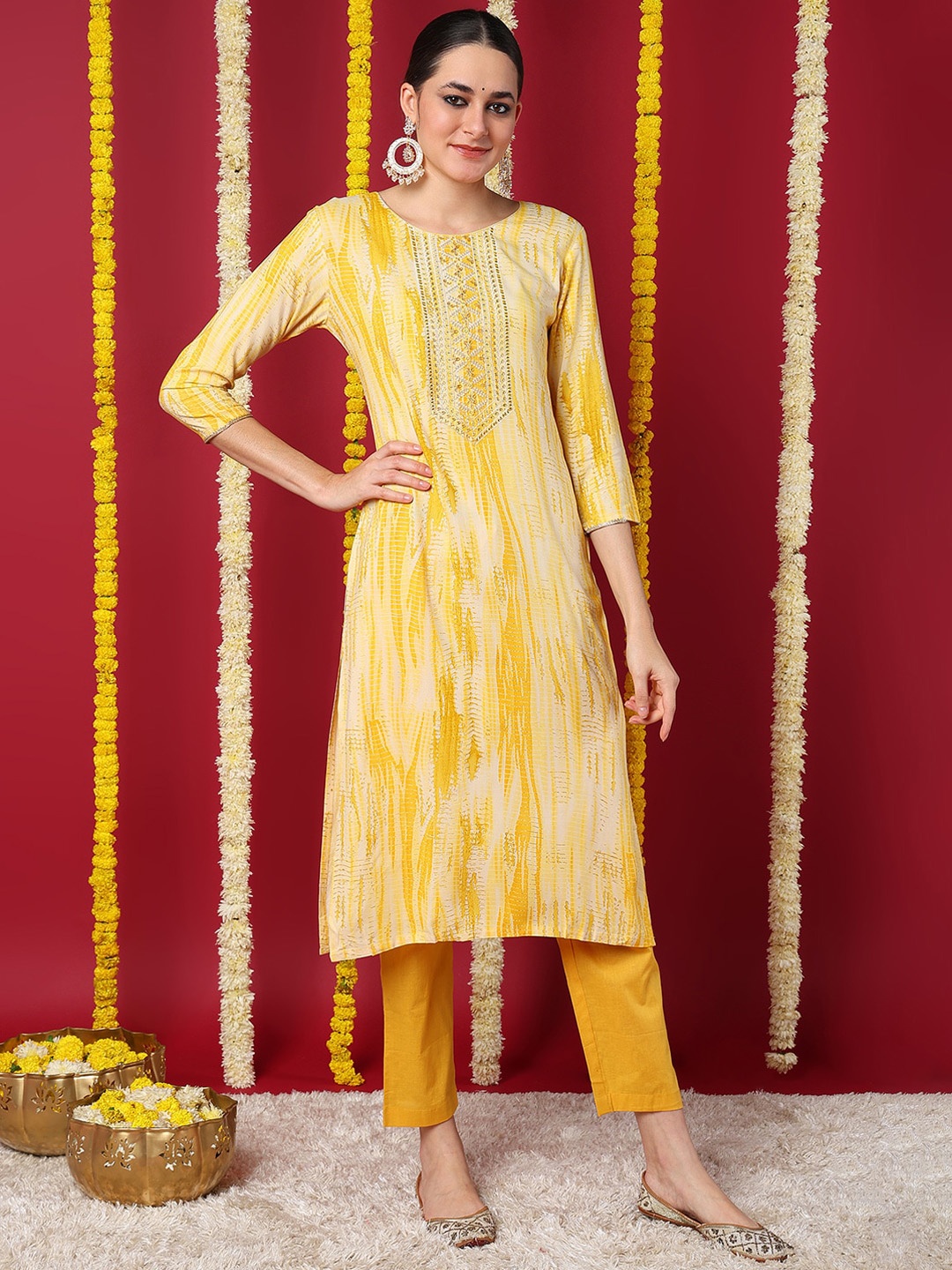 

AHIKA Yellow Abstract Printed Thread Work Detailed Straight Kurta