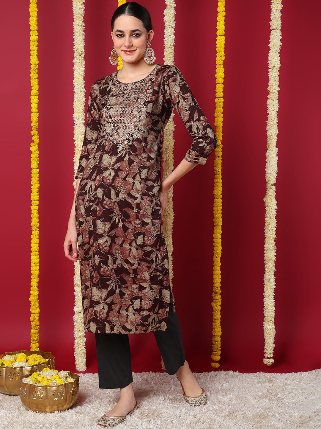 

AHIKA Floral Printed Three-Quarter Sleeves Thread Work Straight Kurta, Maroon