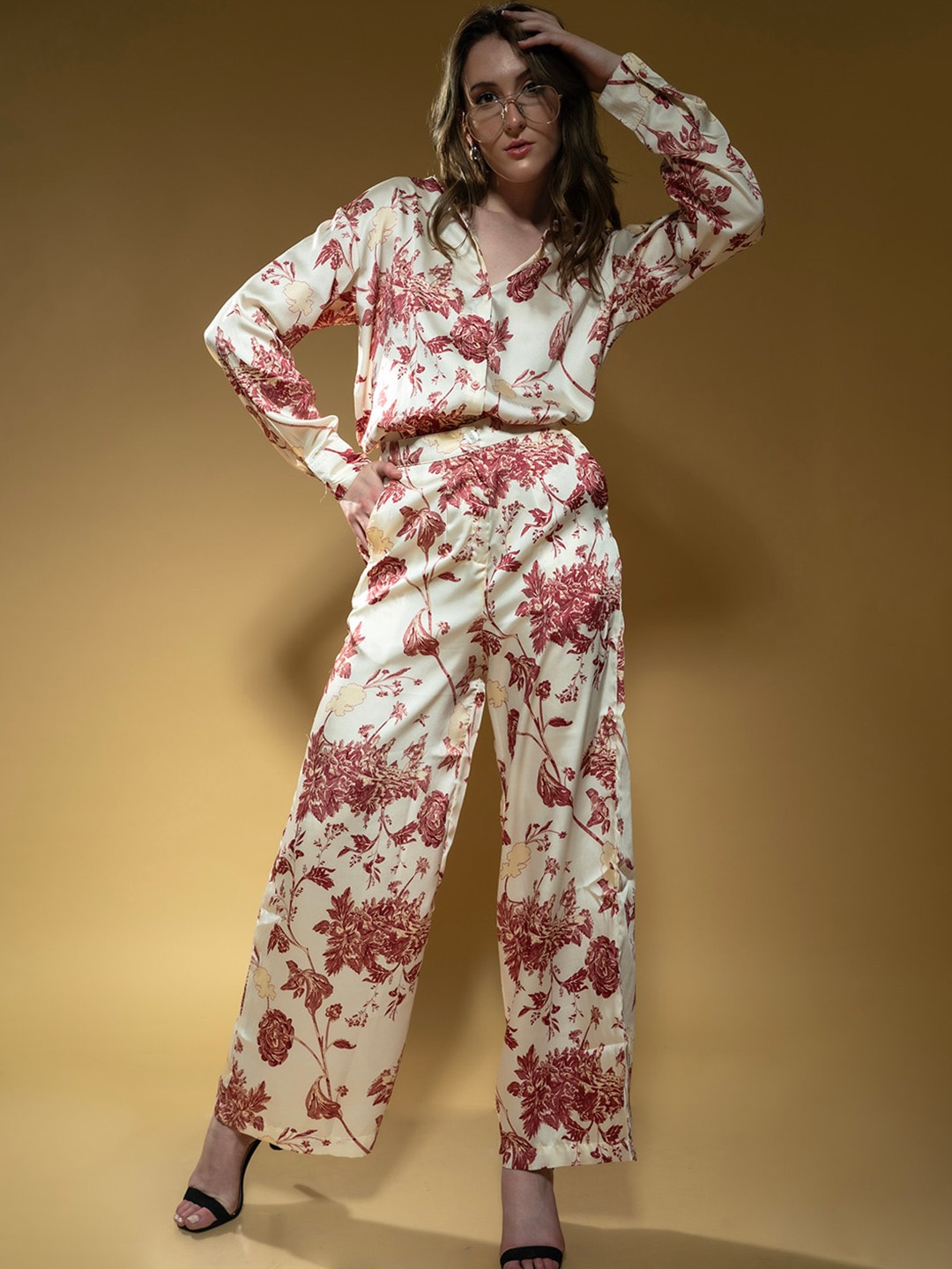 

Stylecast X Hersheinbox Off White & Maroon Floral Printed Shirt With Trouser