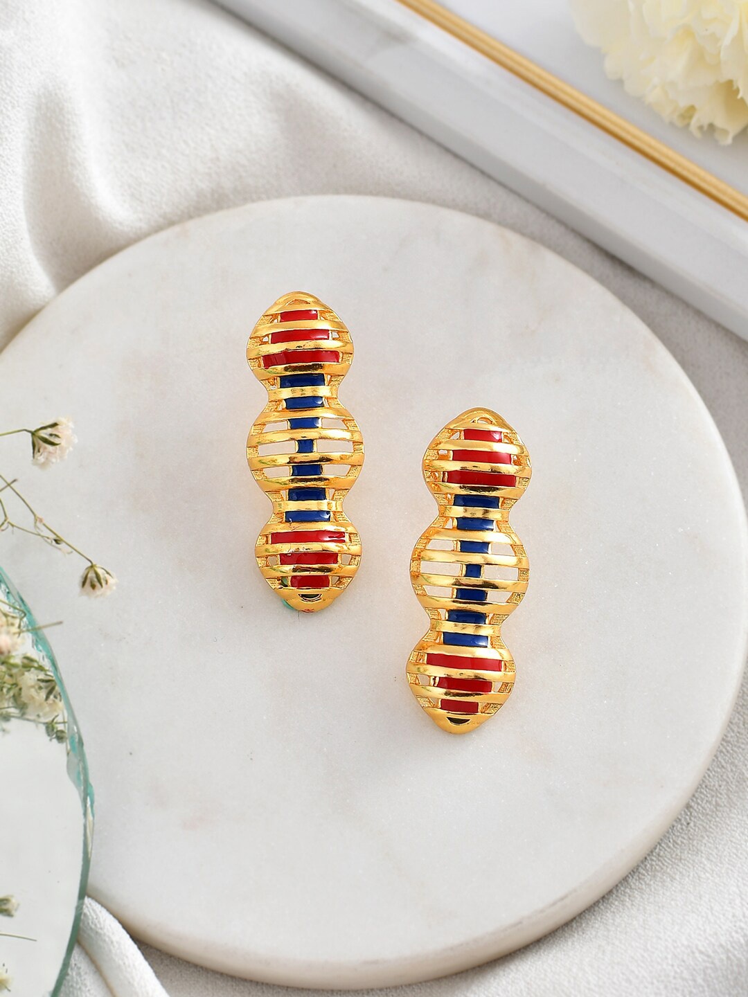 

Voylla Gold-Plated Studs Earrings