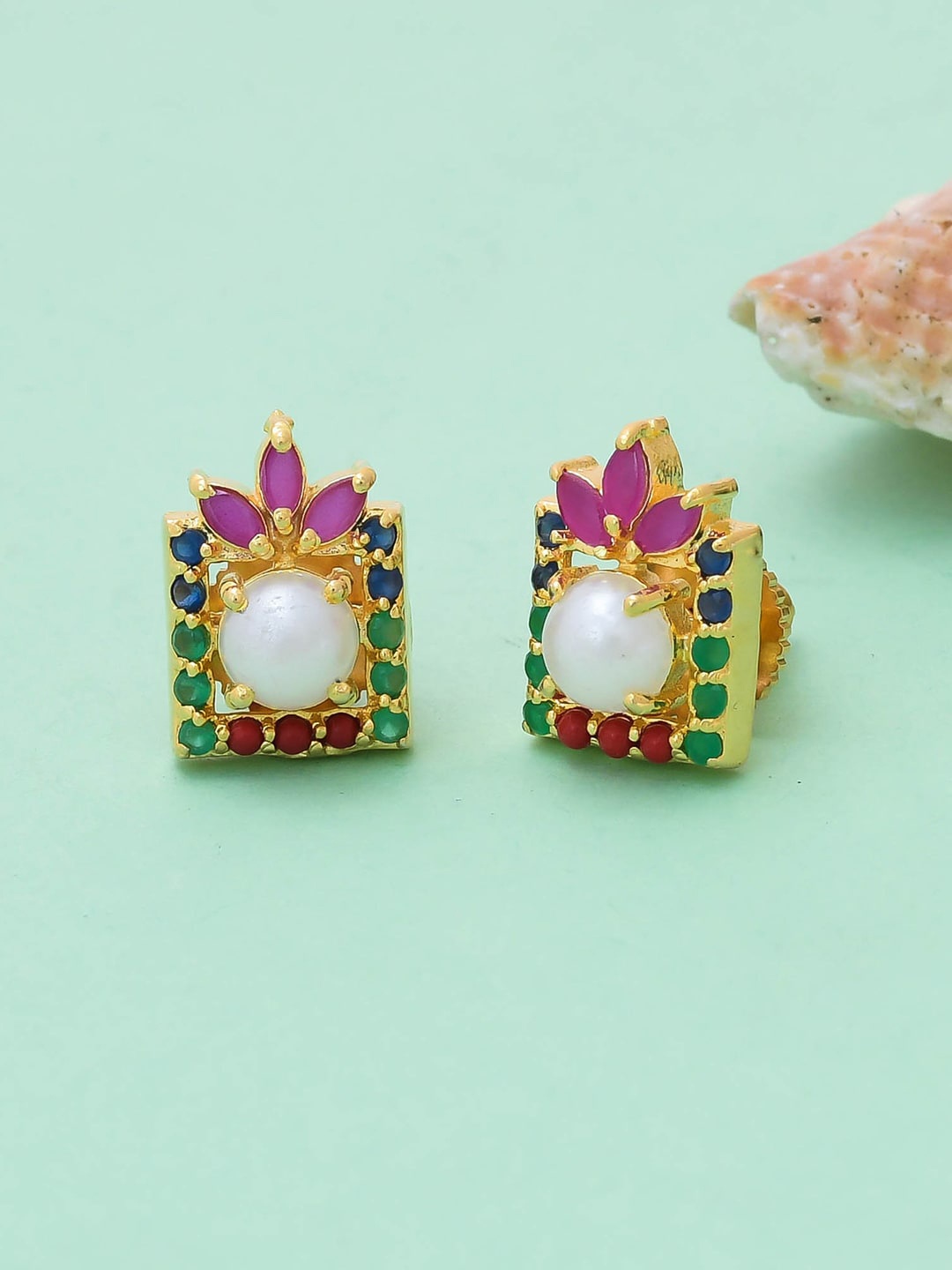 

Voylla Gold-Plated Pearls Studs Earrings