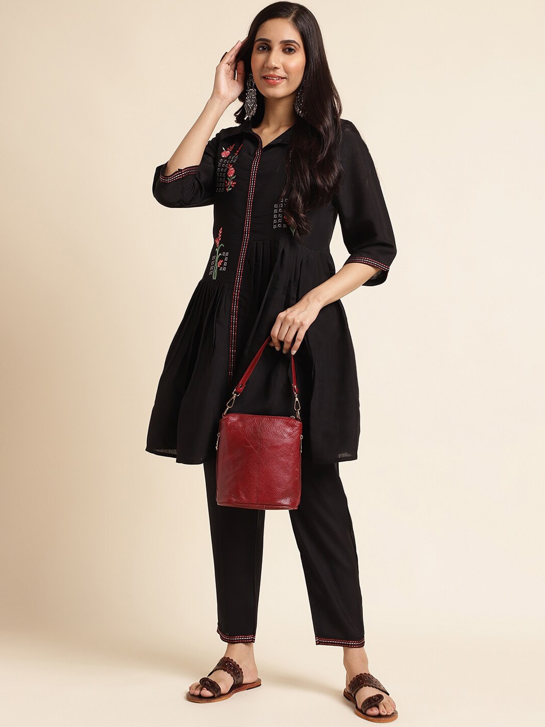 

FABMORA Floral Embroidered Sequinned Pure Silk Kurta With Trouser, Black