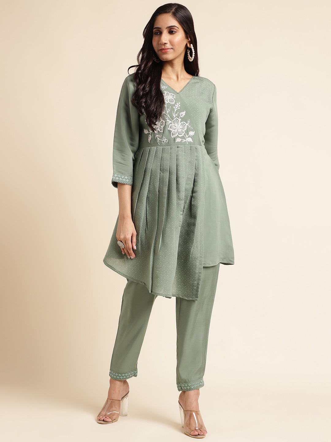 

FABMORA Floral Embroidered A-Line Pure Silk Kurta With Trousers, Green