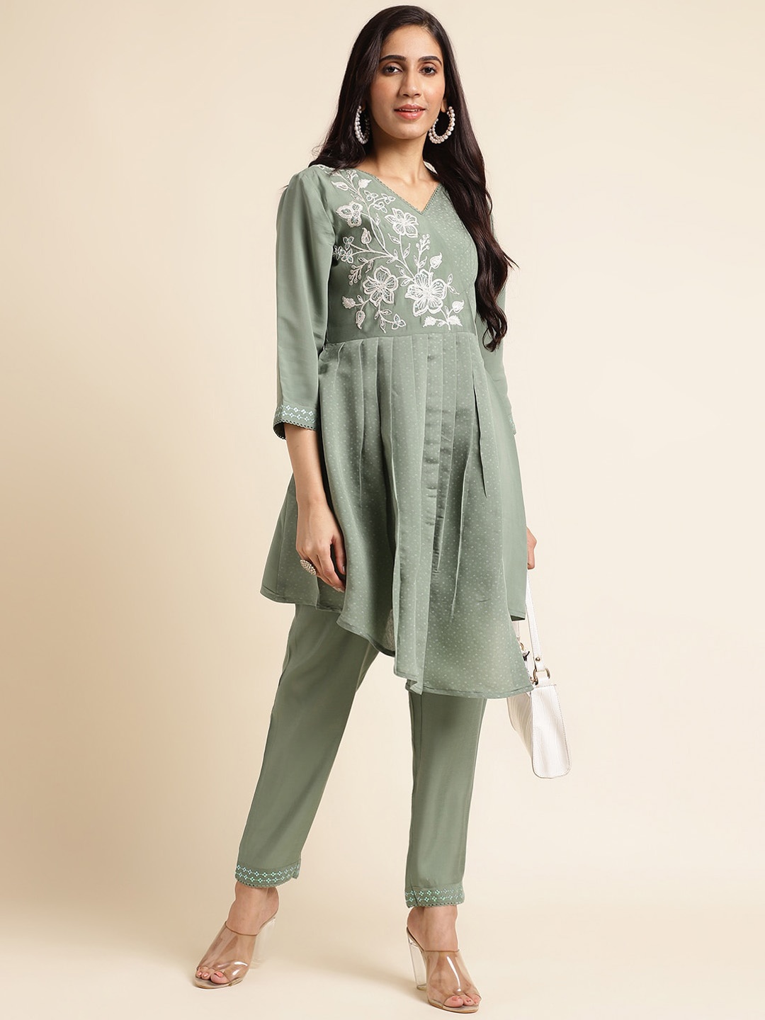 

FABMORA Floral Embroidered Pure Silk Tunic With Trouser Co-ords, Green