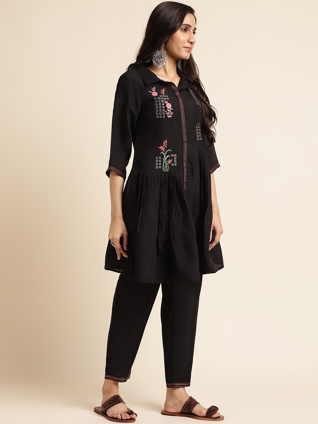 

FABMORA Floral Embroidered Pure Silk A-Line Kurta & Trousers, Black
