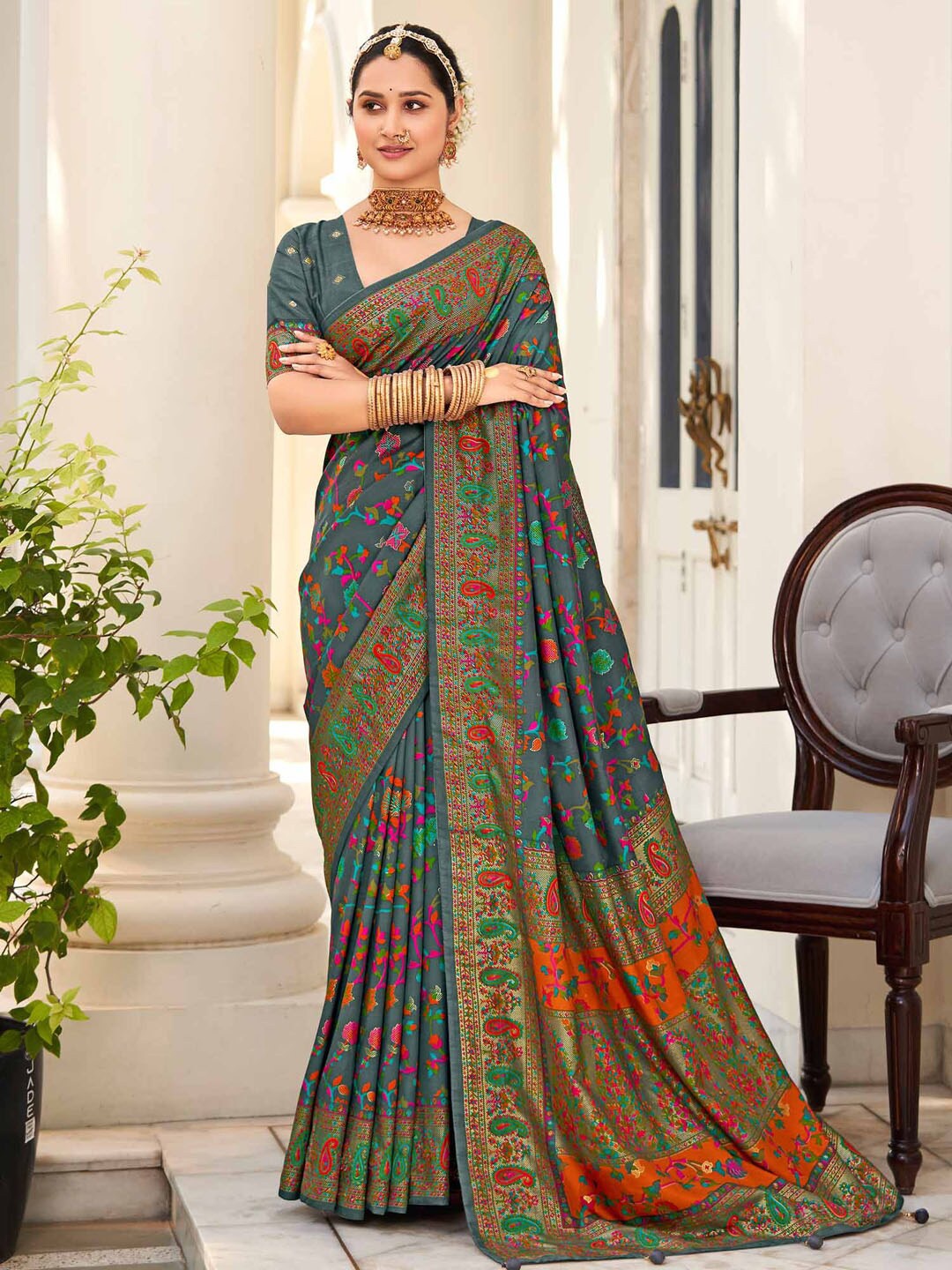 

Saree mall Floral Printed Bagh Sarees, Grey