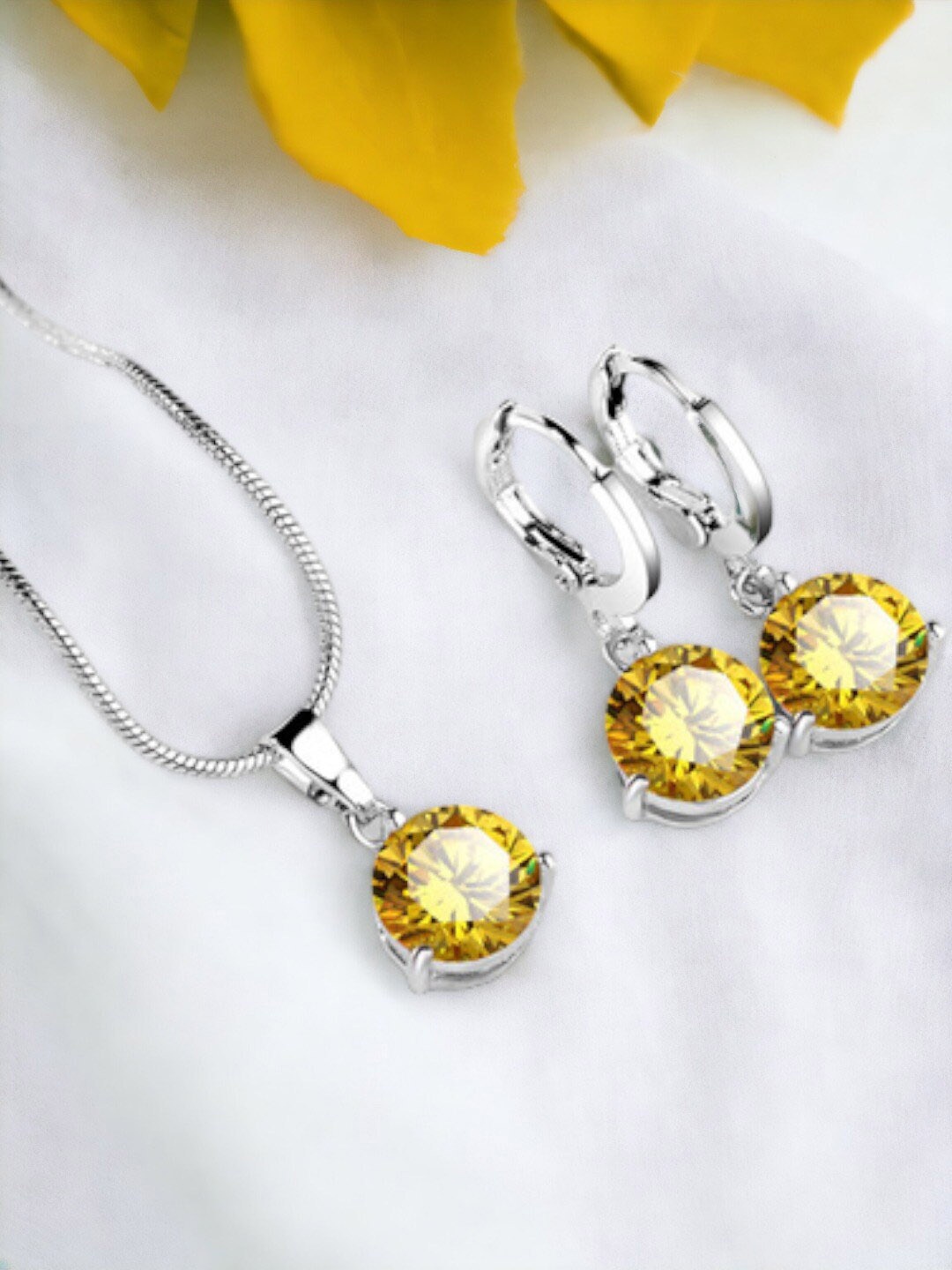 

Designs & You Silver Plated Cubic Zirconia Studded Jewellery Set
