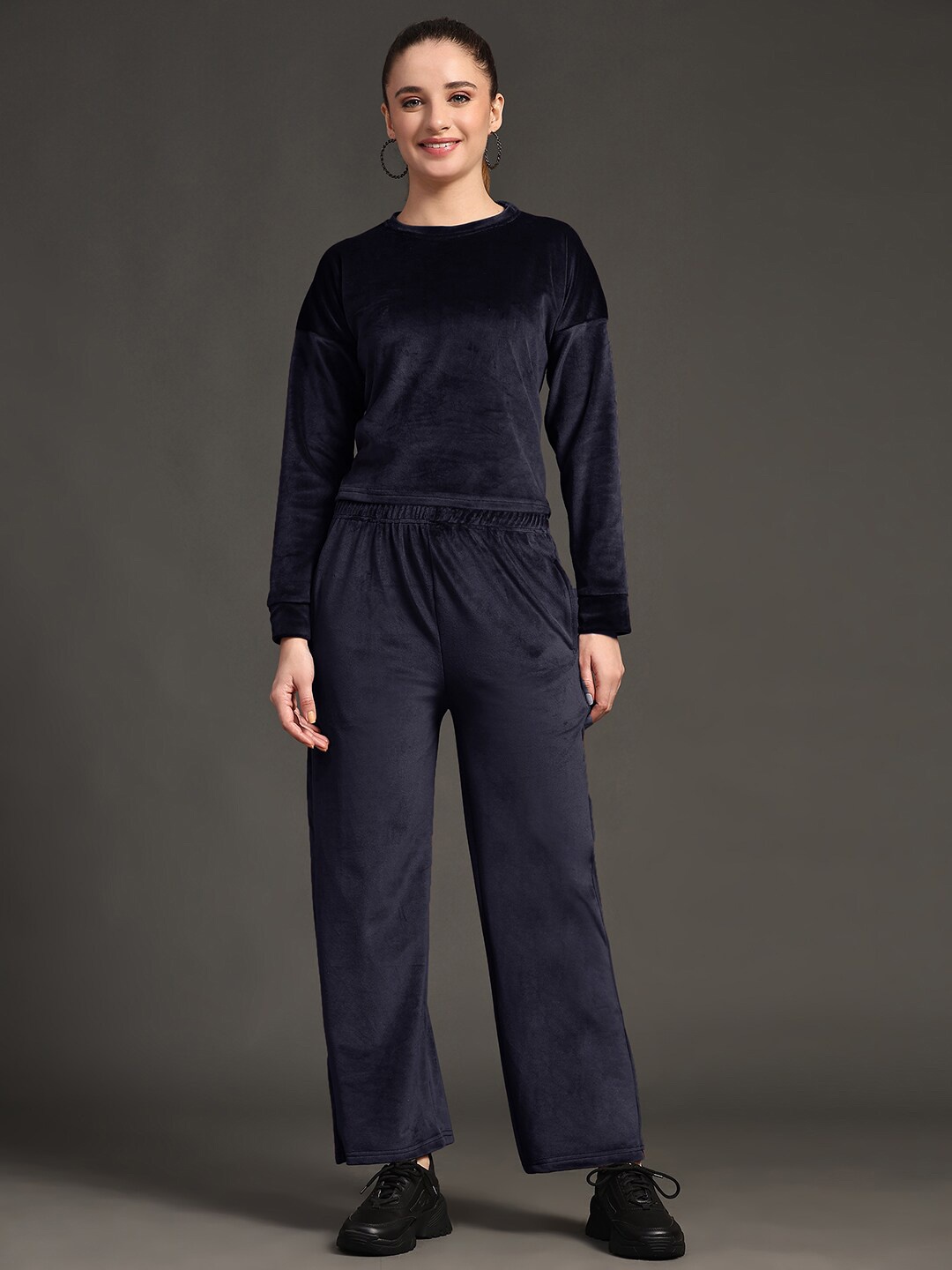 

KALINI Woolen Sweatshirt & Trousers, Navy blue