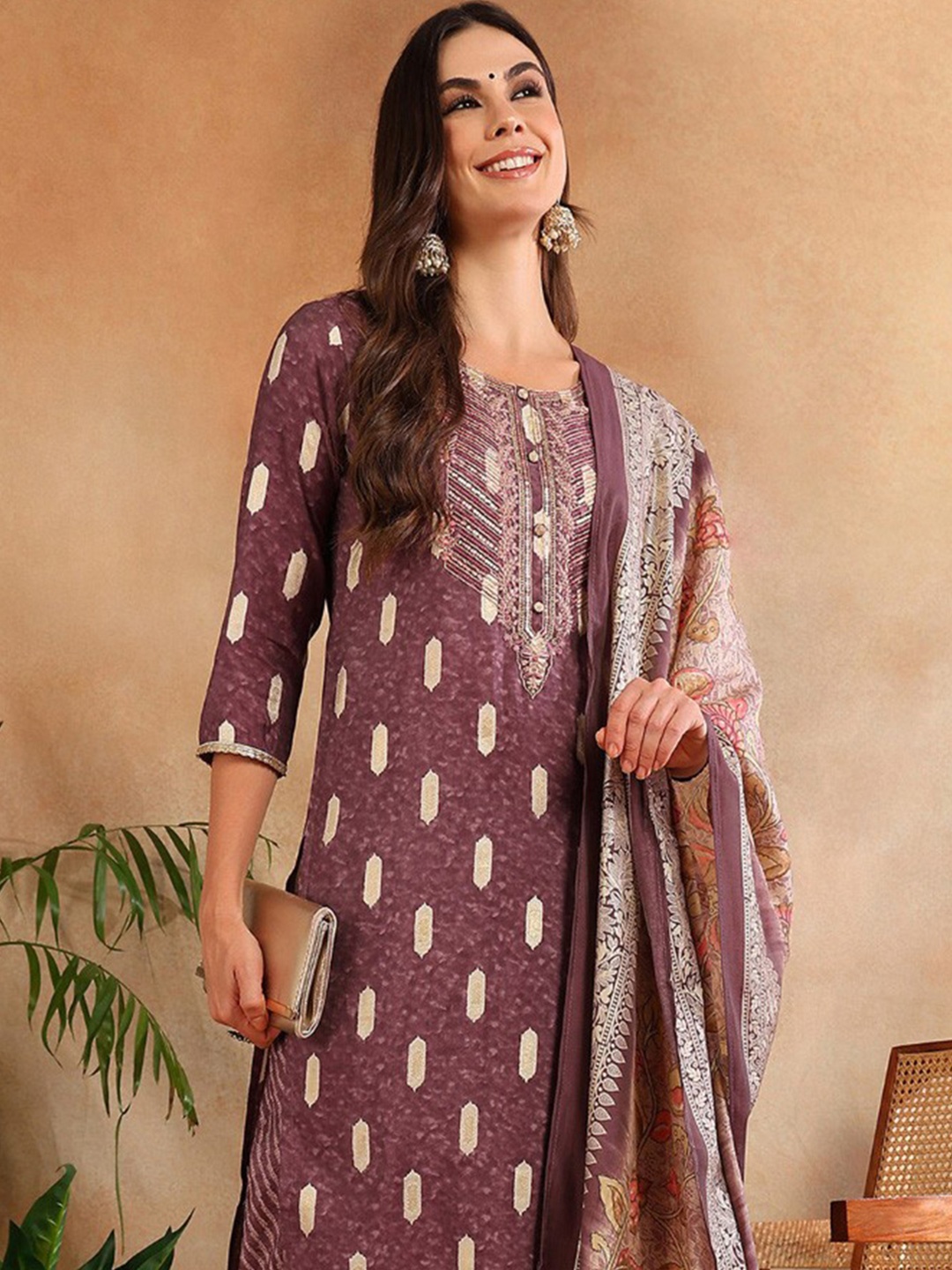 

AHIKA Mauve Ethnic Motifs Printed Thread Work Straight Kurta & Trouser With Dupatta