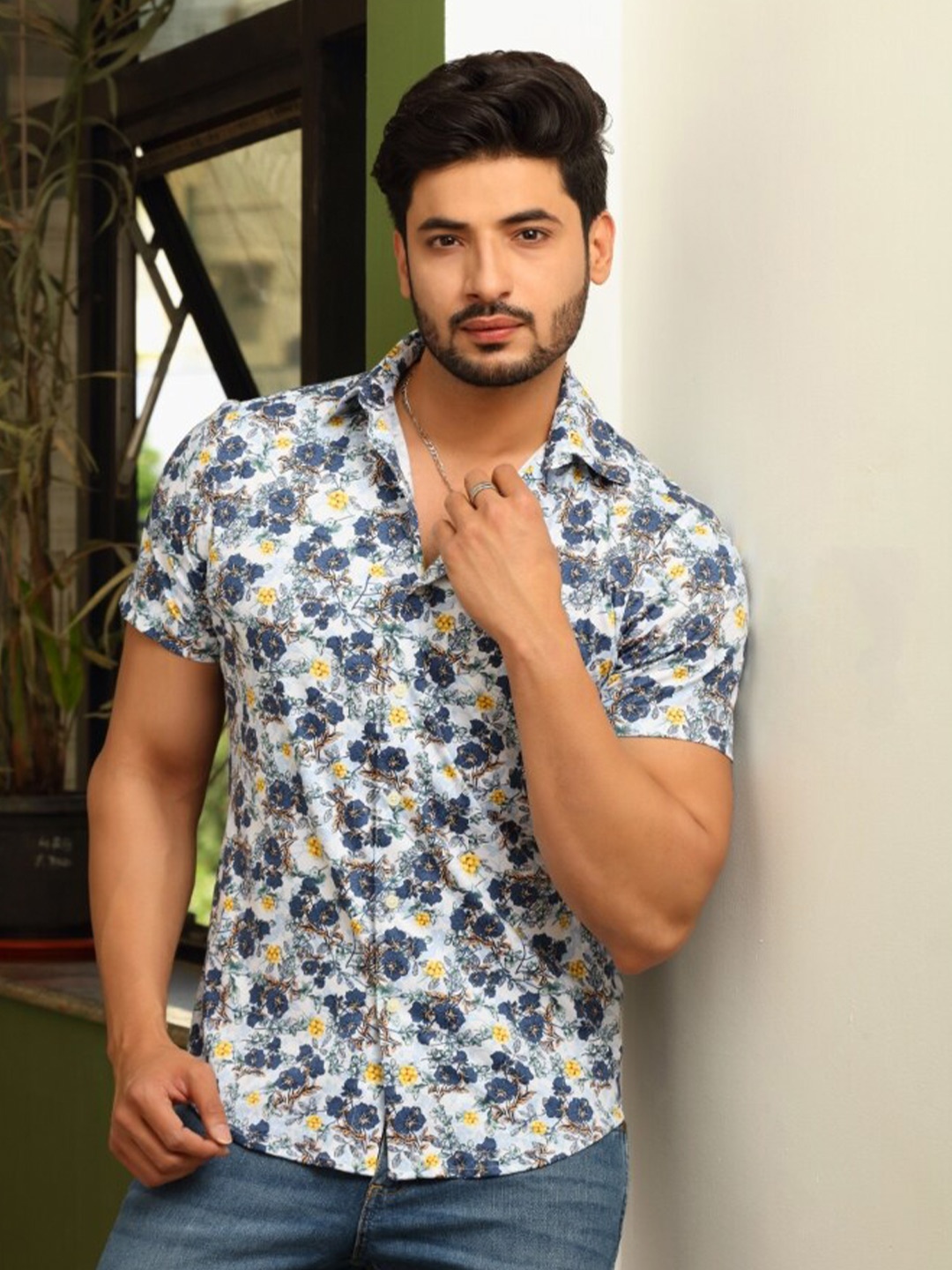 

Melvin Jones Comfort Slim Fit Floral Pure Cotton Printed Casual Shirt, White