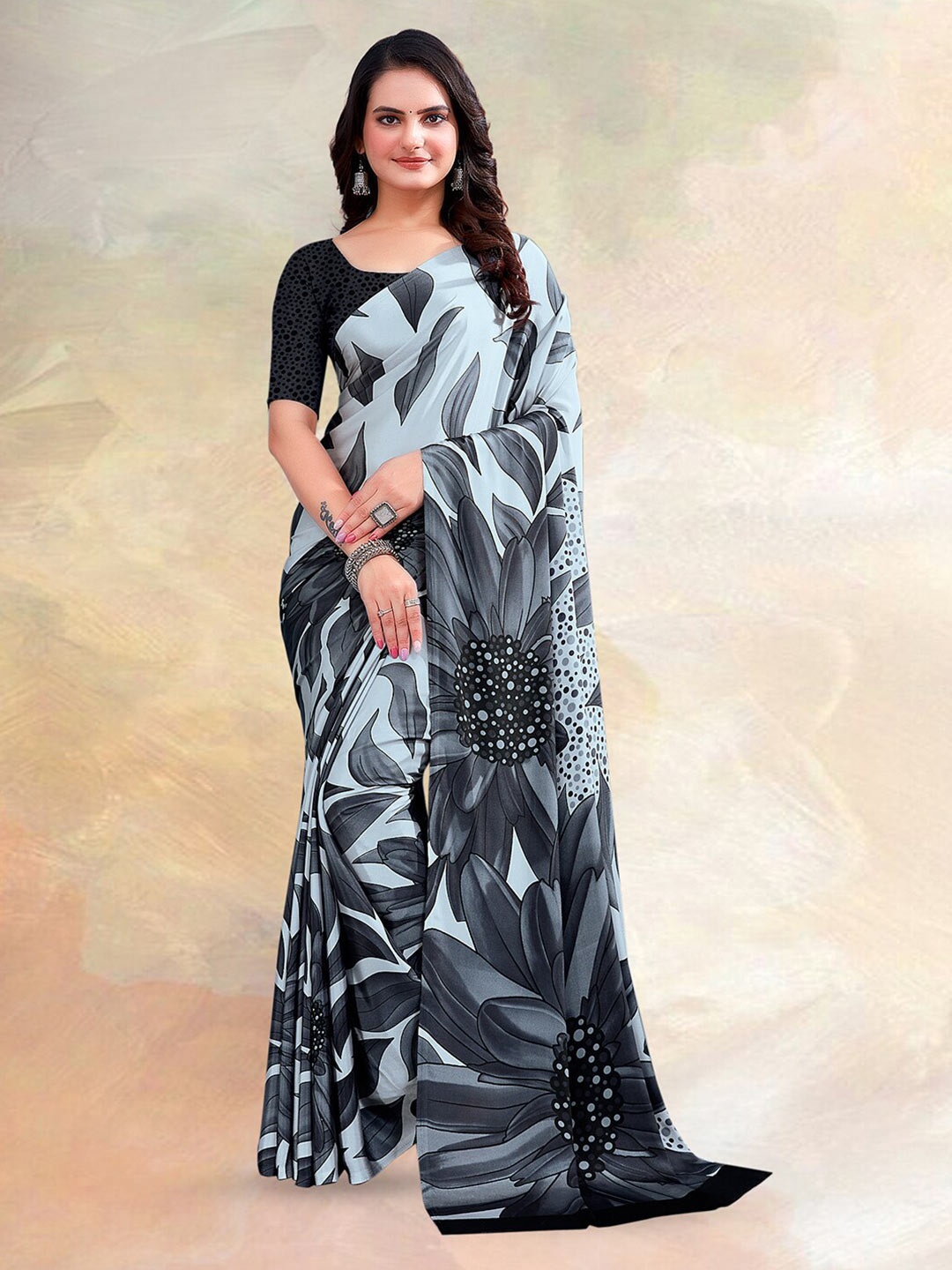 

Kasak Floral Printed Silk Crepe Saree, Grey