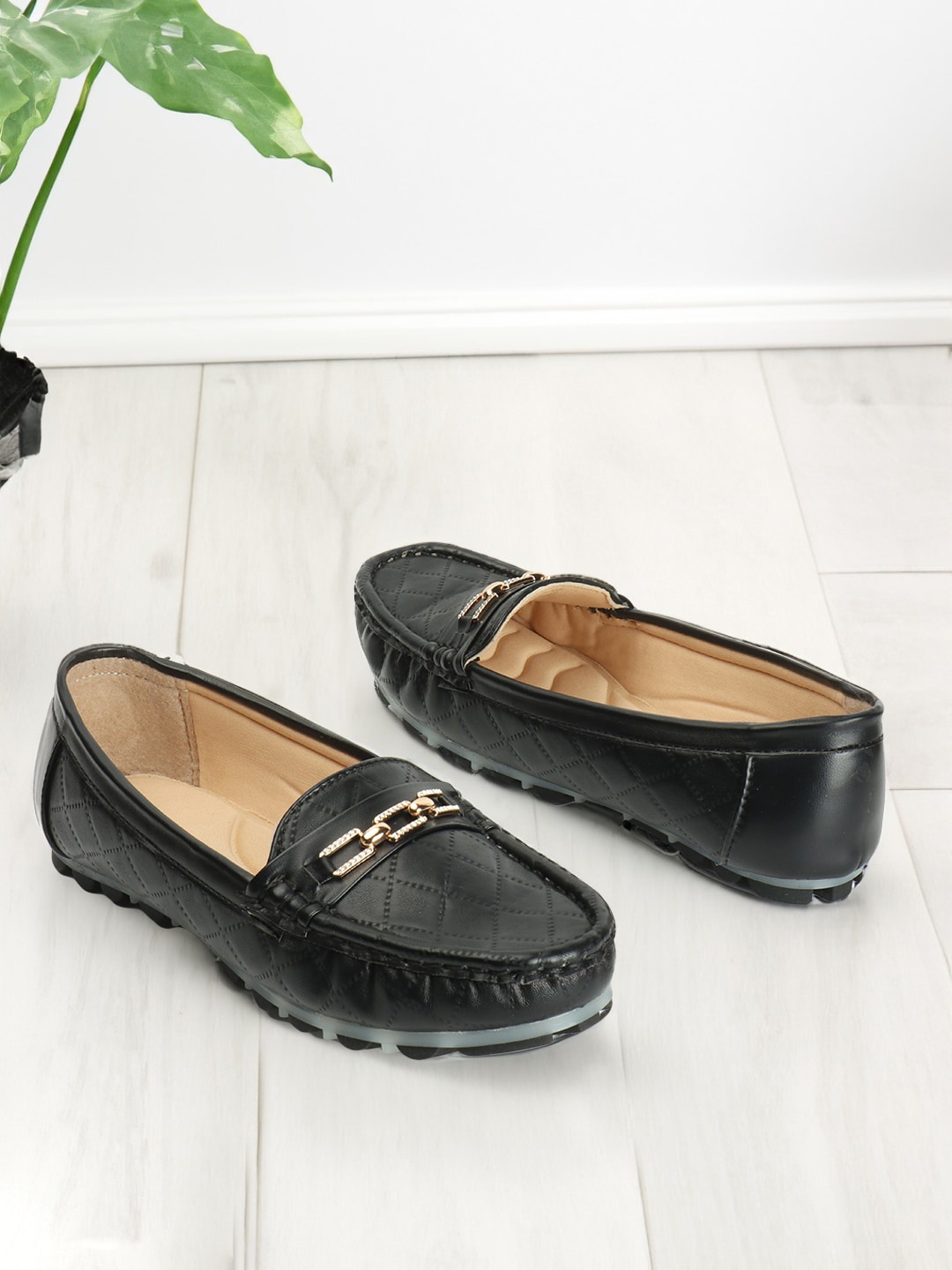 

FASHIMO Women Textured Lightweight Comfort Insole Horsebit Loafers, Black