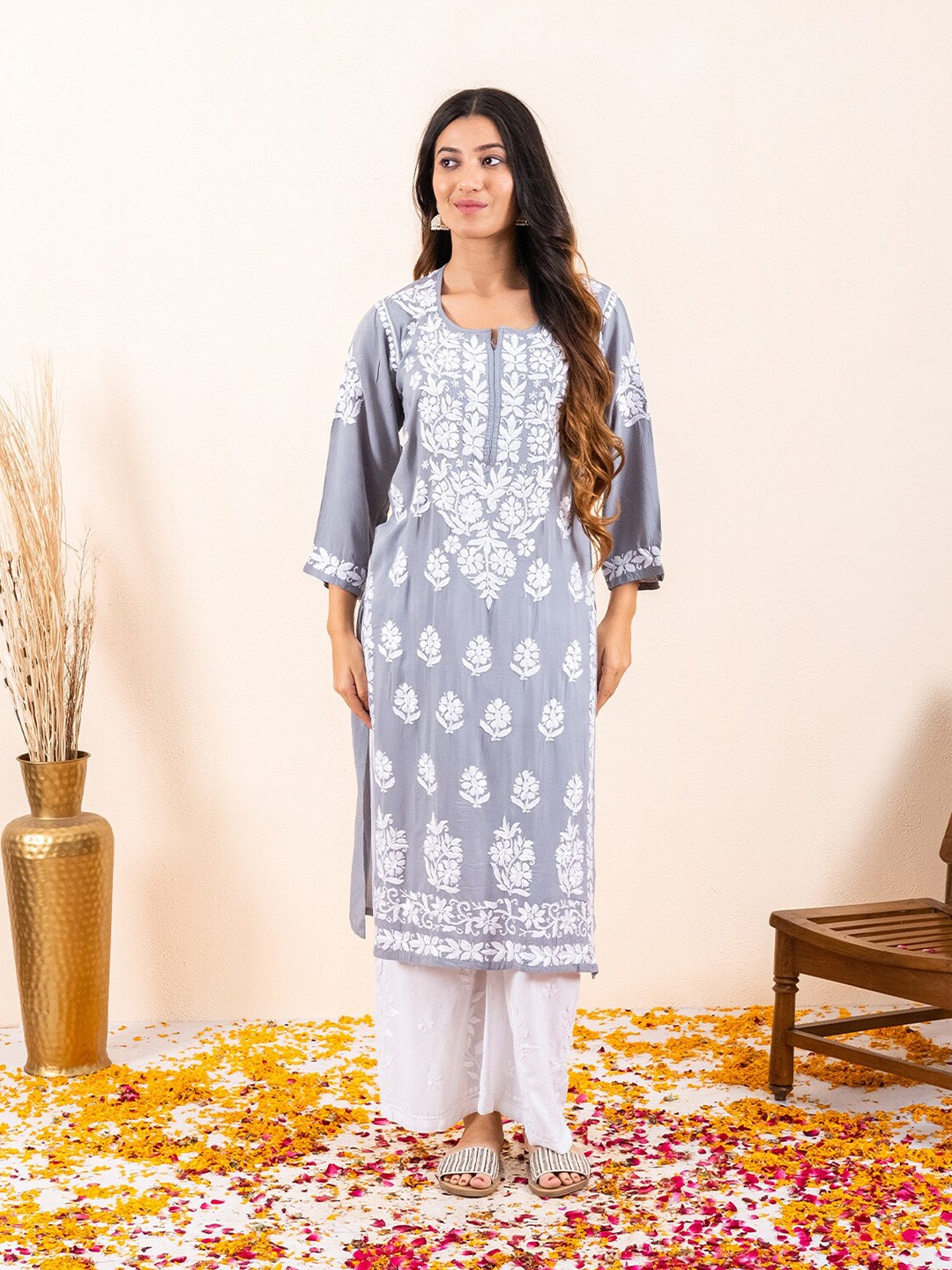 

Chowkhat Floral Embroidered Chikankari Straight Kurta, Grey