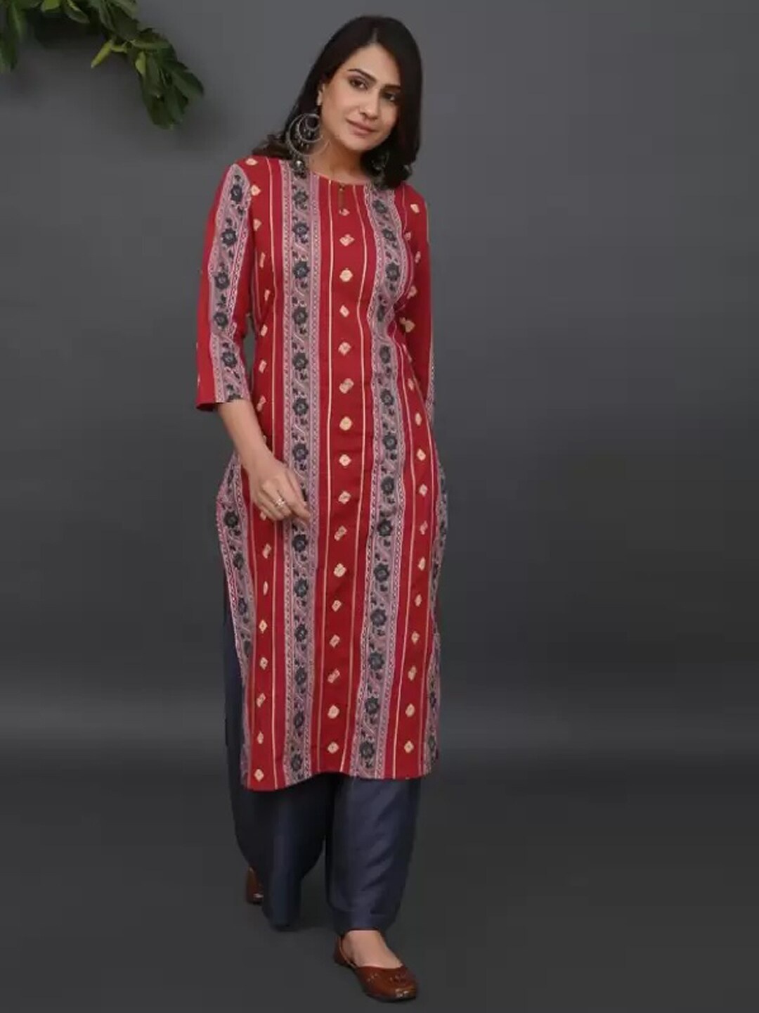 

PRAKRTEE Ethnic Motifs Printed Straight Pure Cotton Kurta, Maroon