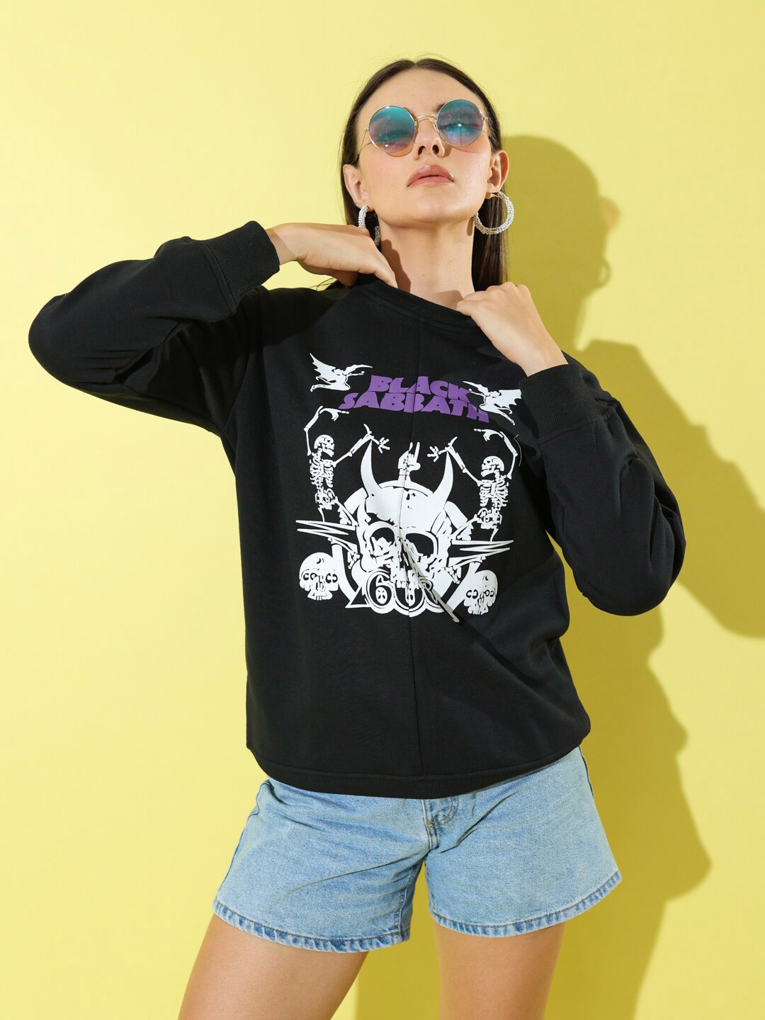 

Stylecast X Hersheinbox Black & White Graphic Printed Pure Cotton Pullover