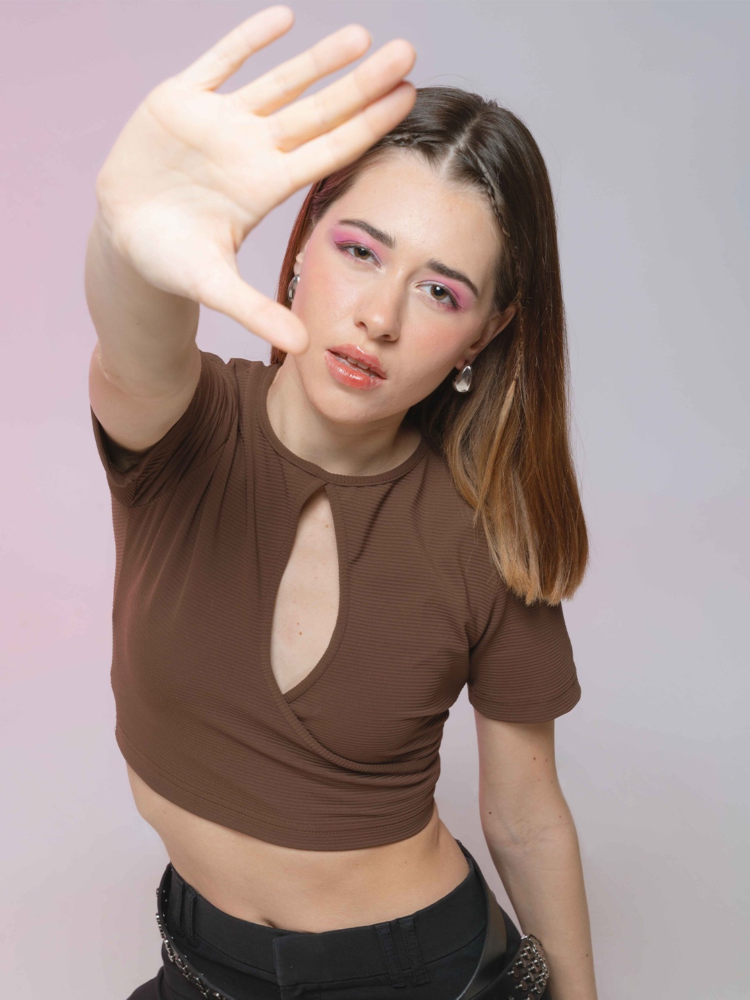

Stylecast X Hersheinbox Brown Cut Out Round Neck Fitted Crop Top