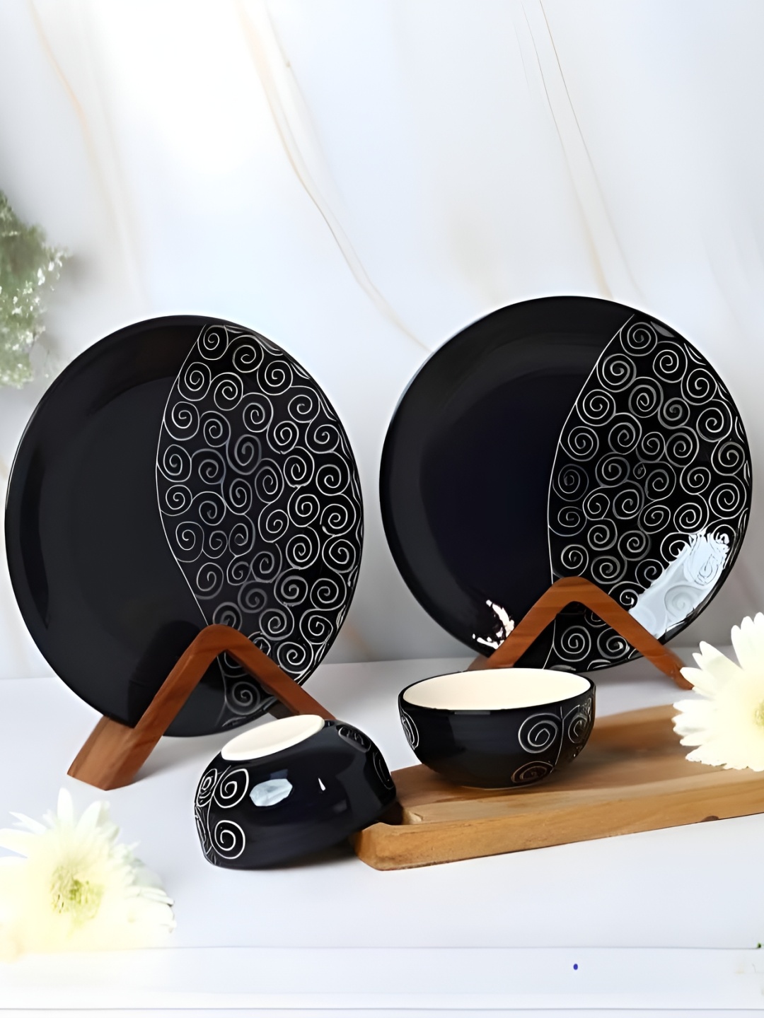 

ARTYSTA BEAUTIFYING LIVES Black & White 4 Pieces Printed Ceramic Glossy Dinner Set