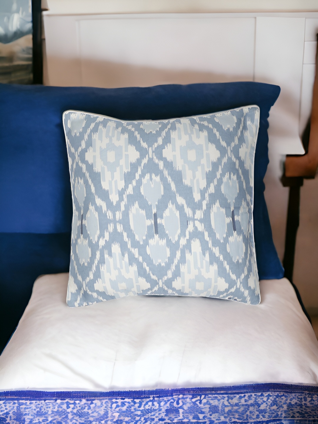 

THE COCOTIER White & Grey Geometric Linen Square Shaped Cushion Cover