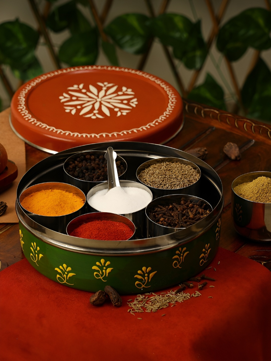 

THE COCOTIER Green & Brown Stainless Steel Printed Spice Box