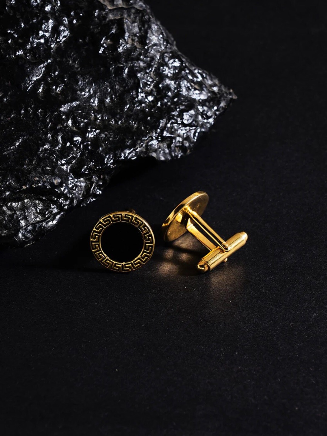 

ZORD Men Gold-Plated Textured Stone-Studded Sterling Silver Cufflink
