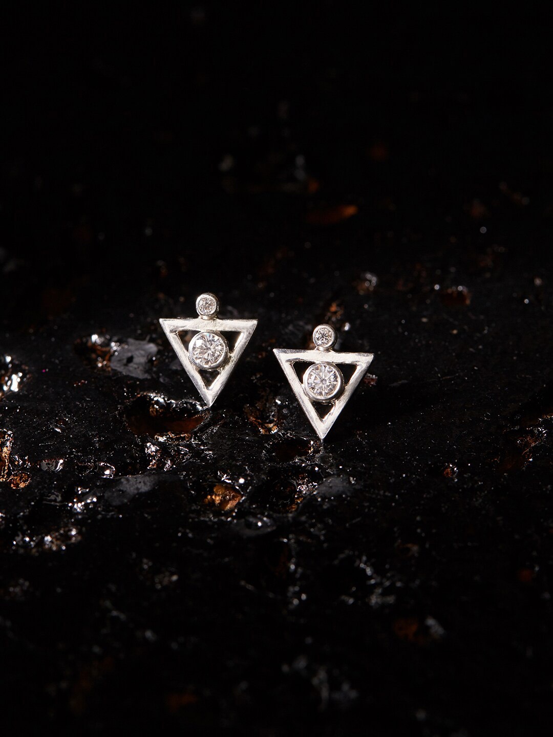 

ZORD Men 925 Sterling Silver Silver-Plated Triangular Studs