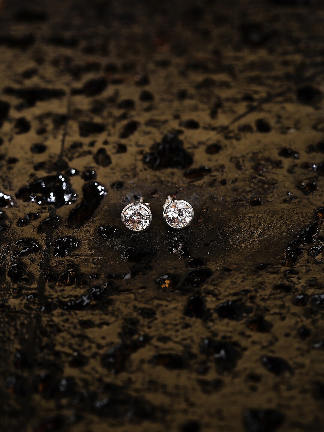 

ZORD Men 925 Sterling Silver Stone Studded Studs Earrings