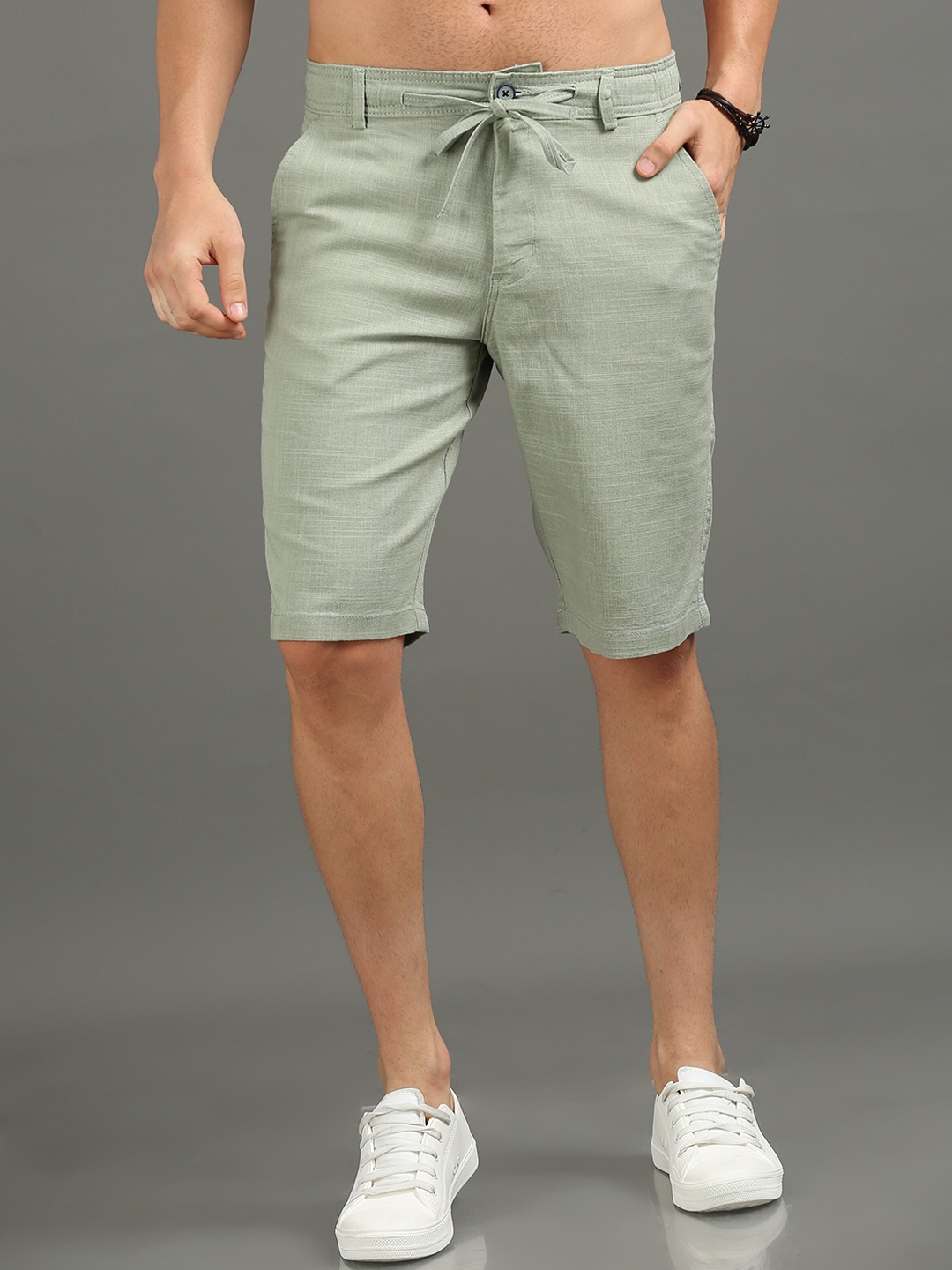 

CAZZBA Men Mid-Rise Linen Chino Shorts, Sea green