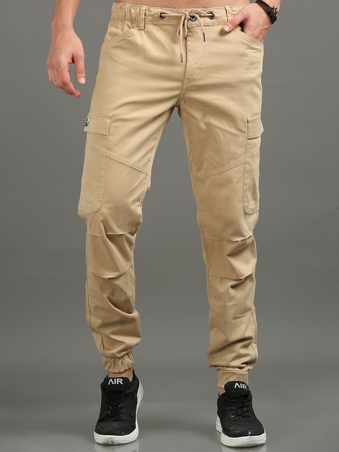 

CAZZBA Men Mid-Rise Cotton Cargos, Beige