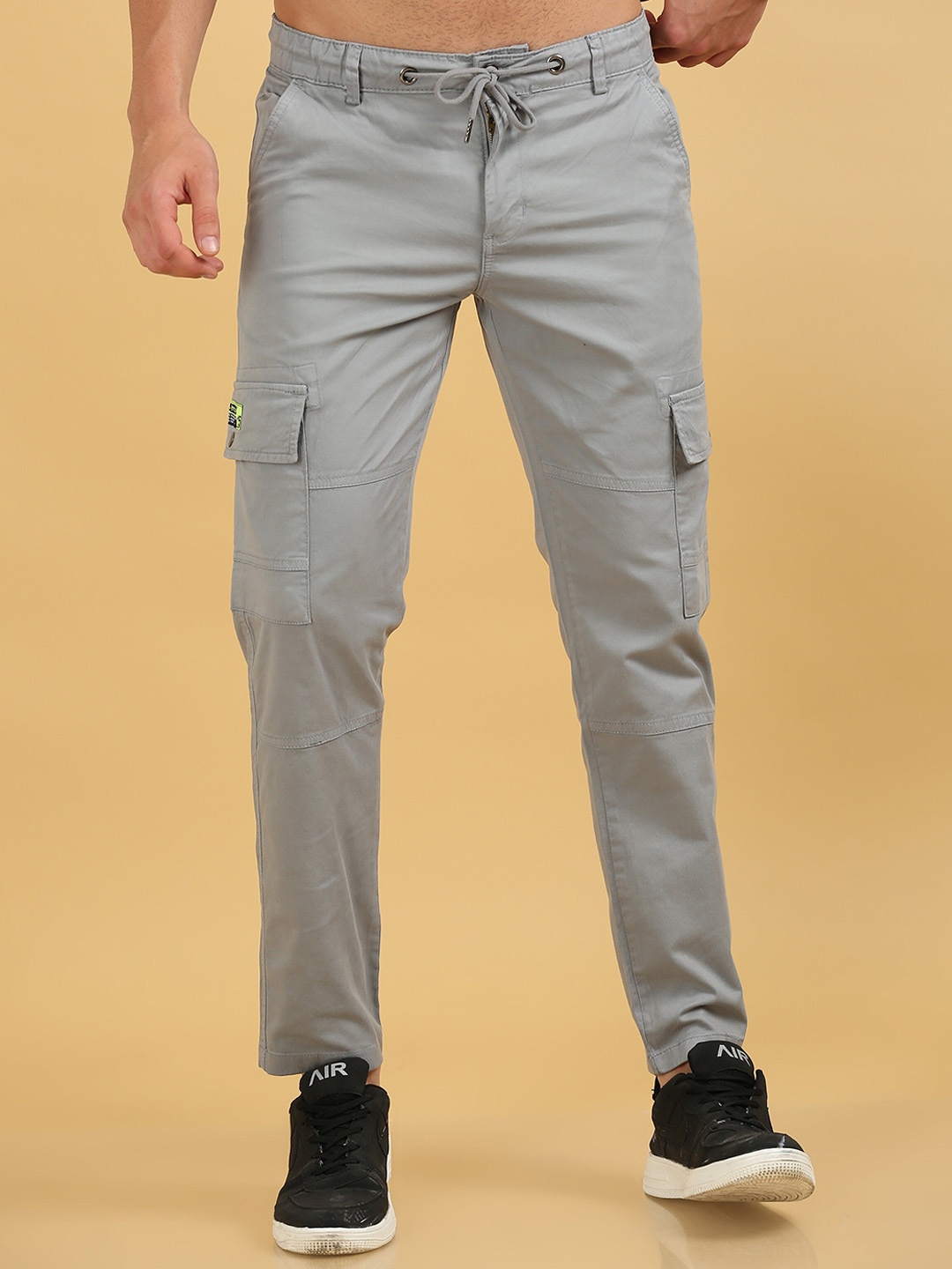 

CAZZBA Men Mid Rise Cotton Cargos Trousers, Silver