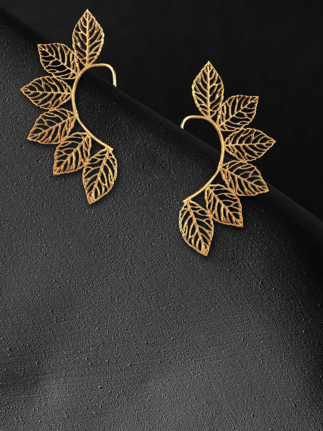 

Adwitiya Collection Gold-Plated Leaf Shaped Ear Cuff