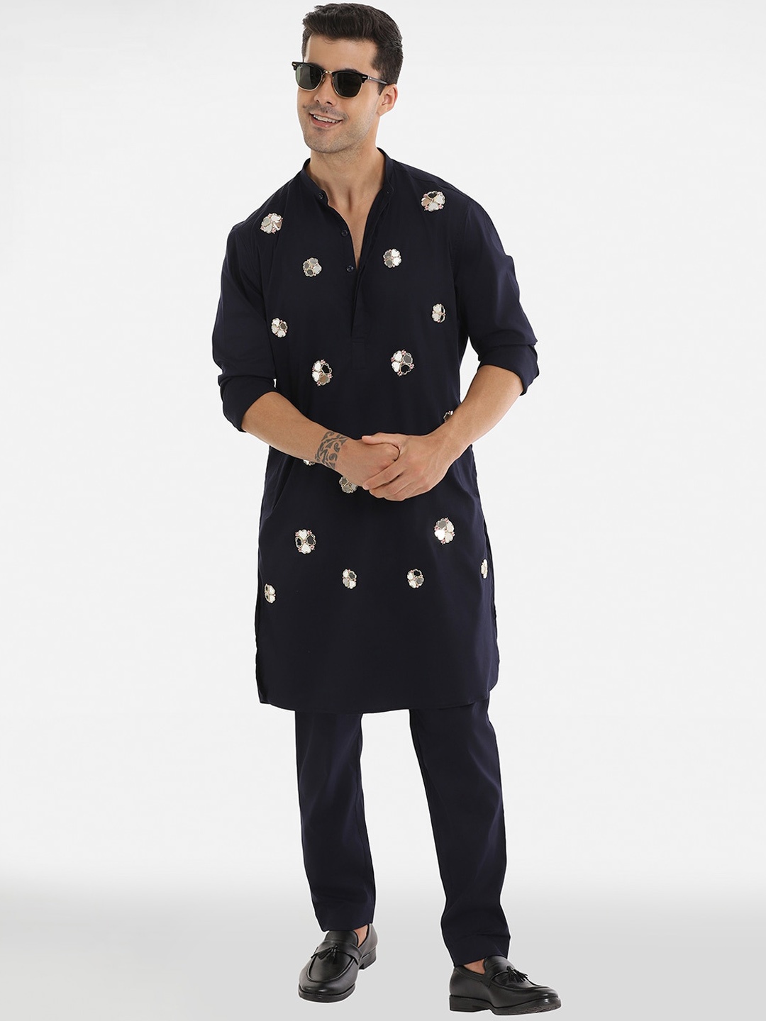 

Komal Kothari Band Collar Mirror Work Pure Cotton Kurta with Pyjamas, Black