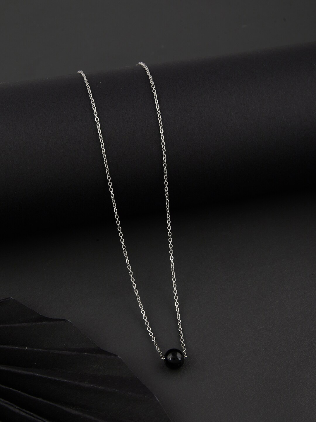 

DressBerry Silver Toned Silver Plated Chain