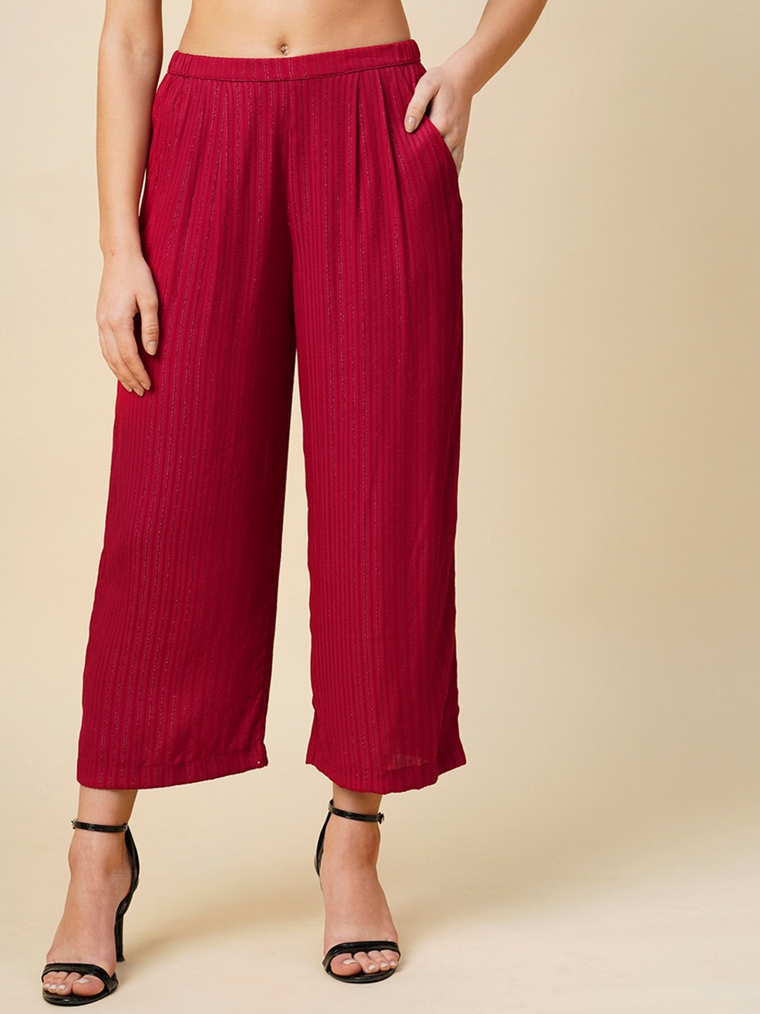 

Chemistry Women Mid Rise Cropped Culottes, Red