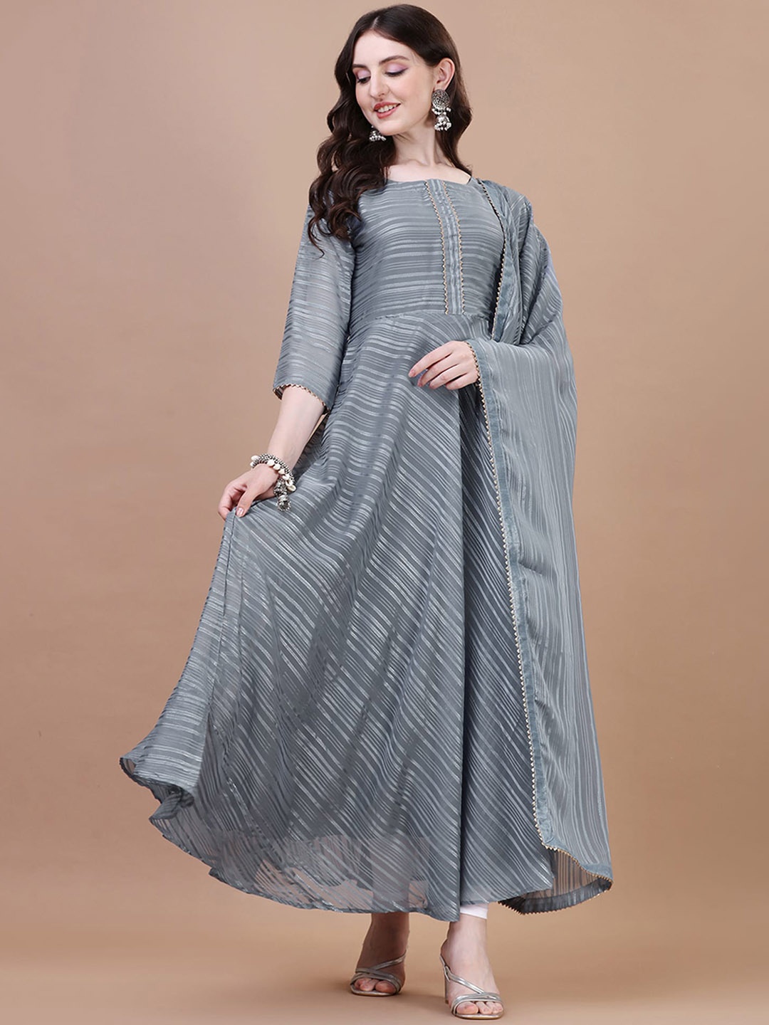 

N N ENTERPRISE Striped Silk & Georgette Kurta With Dupatta, Grey