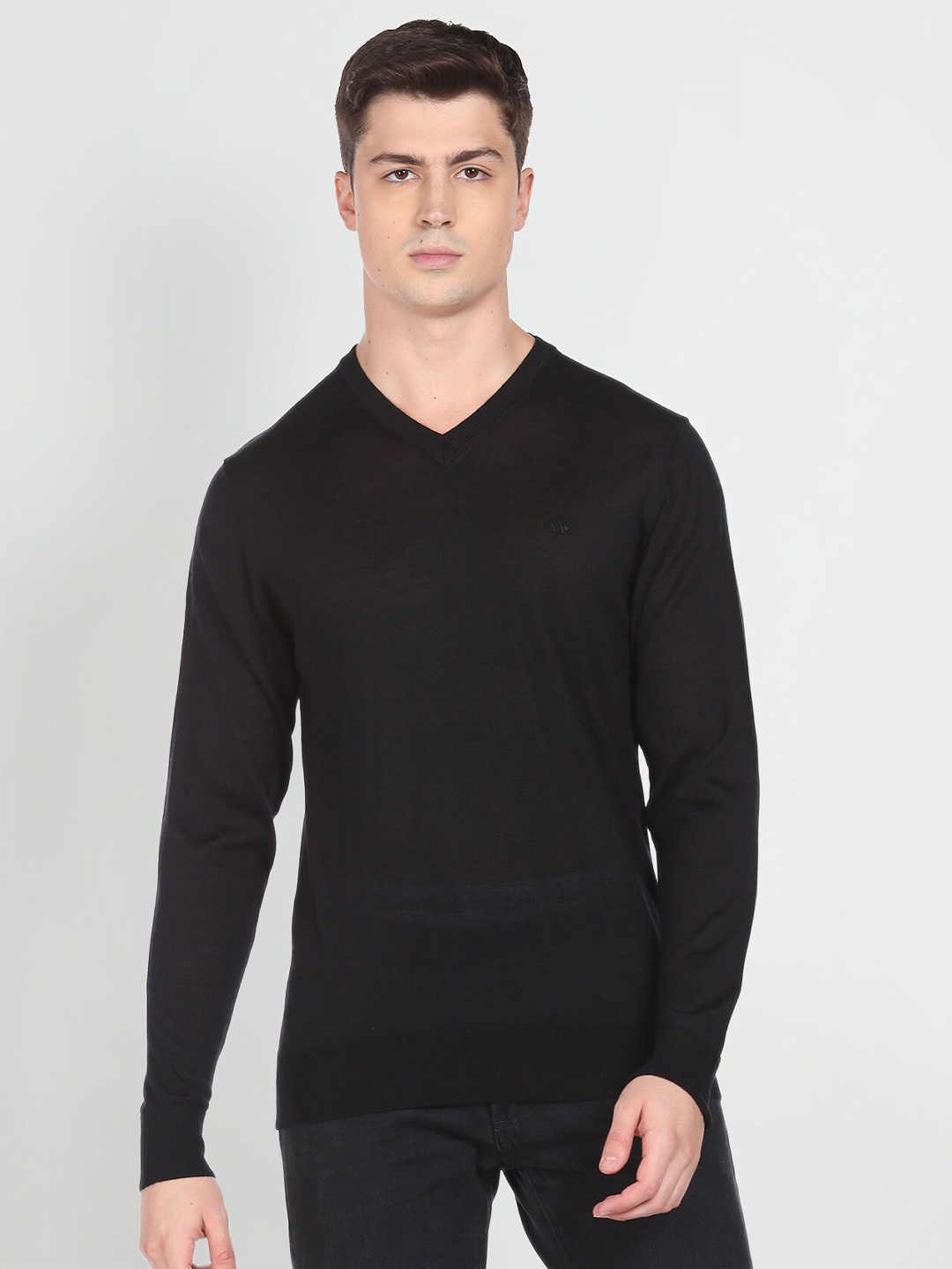

Arrow V-Neck Pullover Sweater, Black