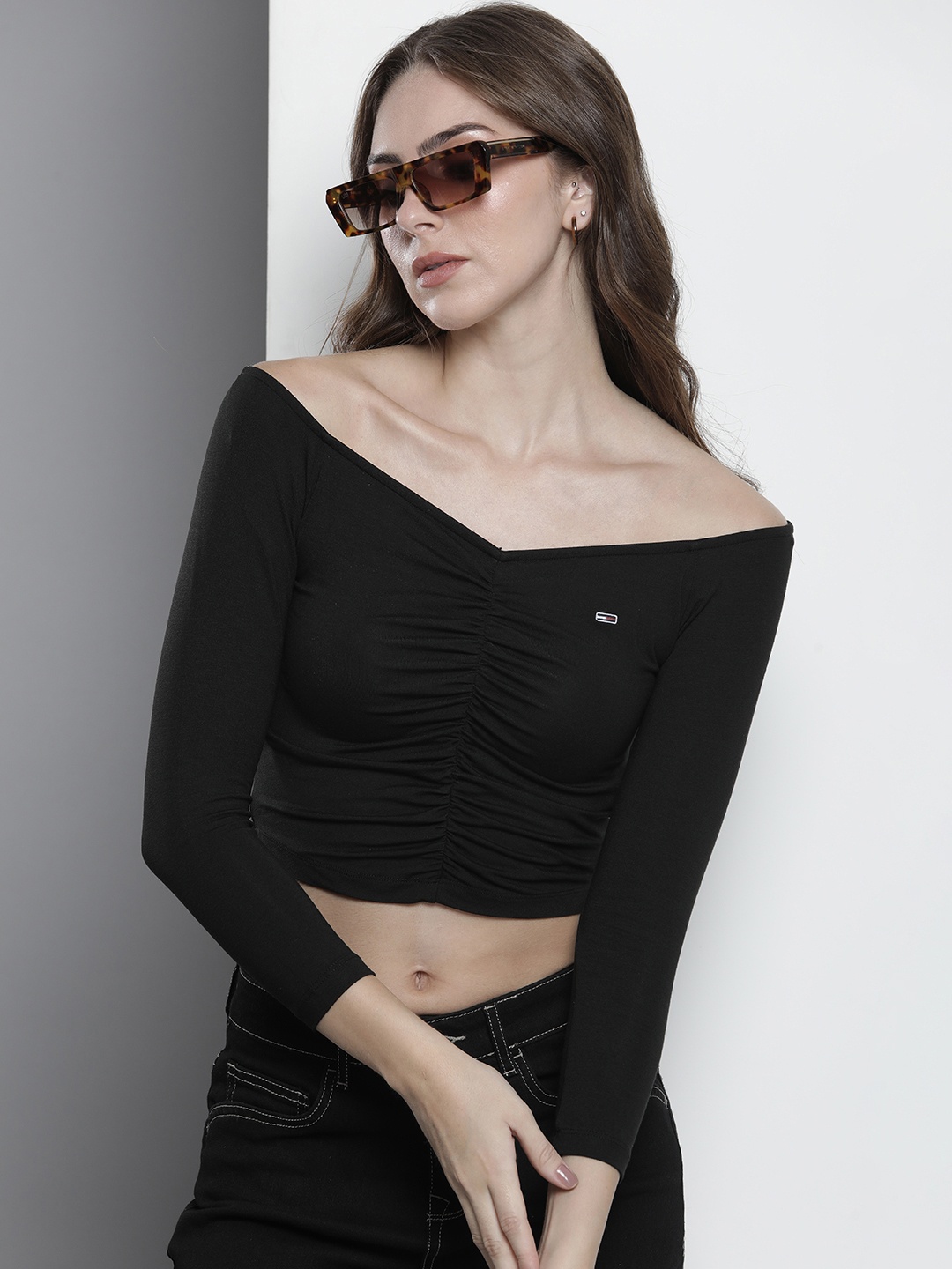 

Tommy Hilfiger Solid Off-Shoulder Crop Ruched Top, Black