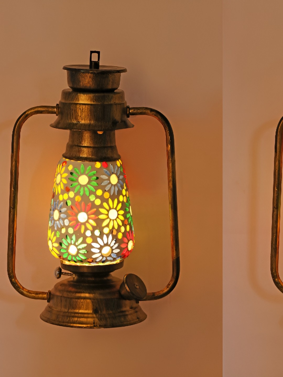 

Afast White & Gold Toned Printed Cylindrical Shaped Glass Wall Lamp