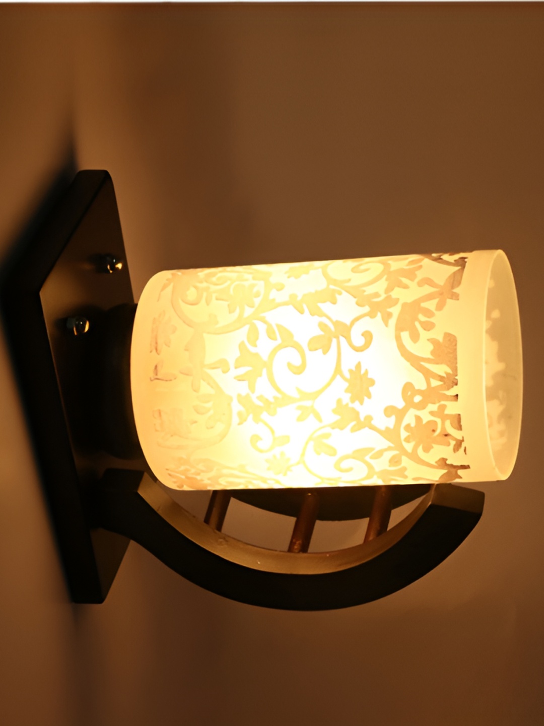 

Afast White & Gold-Toned 2 Pieces Printed Abstract Shaped Contemporary Glass Wall Lamps